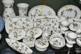 A QUANTITY OF WEDGWOOD 'WILD STRAWBERRY' AND 'HATHAWAY ROSE' GIFT WARE, to include eighteen pieces