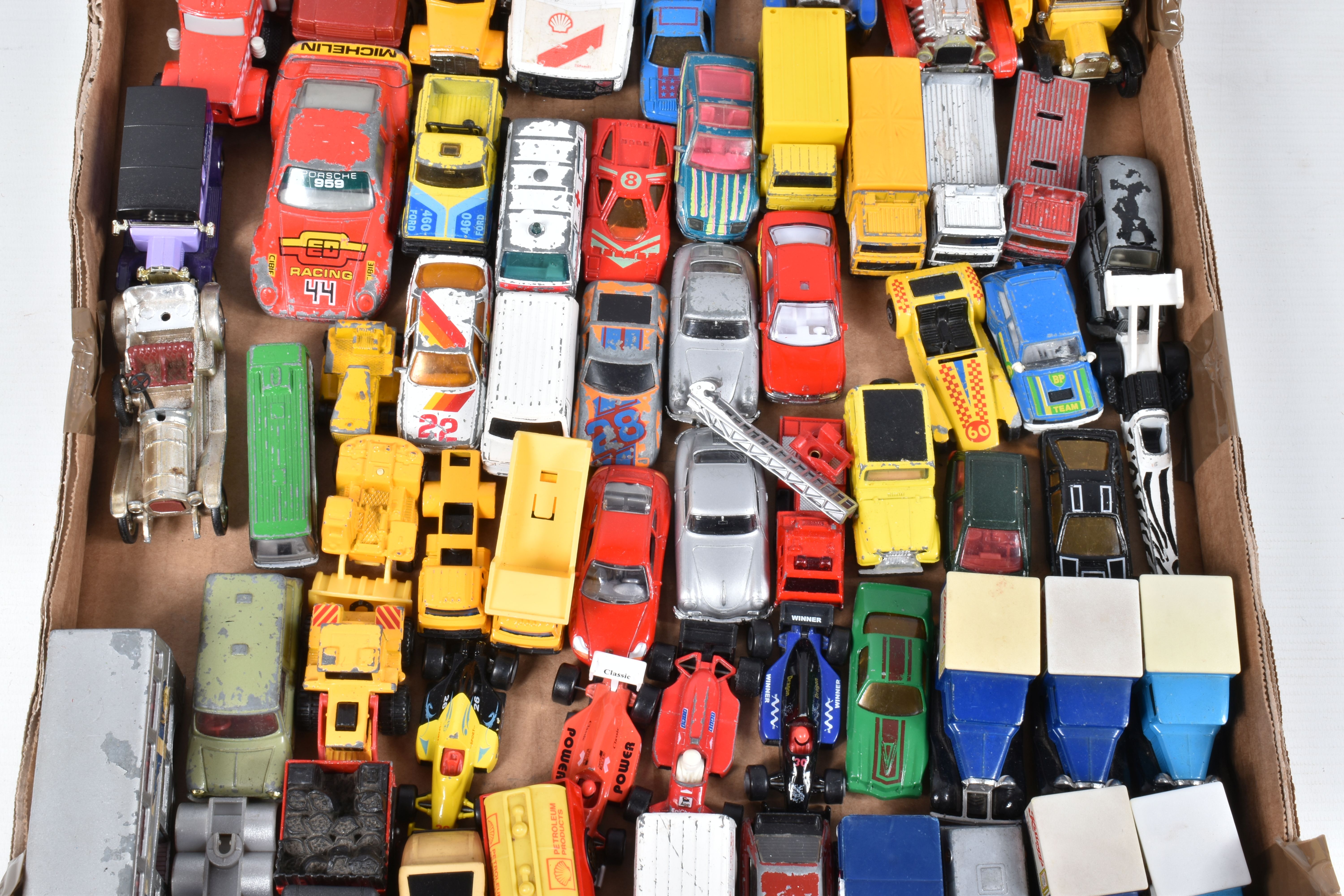 A QUANTITY OF BOXED AND UNBOXED DIECAST VEHICLES, boxed items to include Matchbox Models of - Image 11 of 13