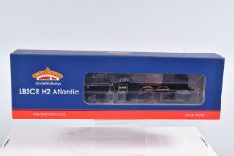 A BOXED OO GAUGE BACHMANN BRANCHLINE MODEL RAILWAY H2 Class Atlantic no. 32424 'Beachy Head' in BR