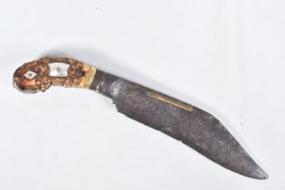 A SRI LANKEN PHIA KAETTA (KANDYAN KNIFE), this has a decorative horn handle with ornate white