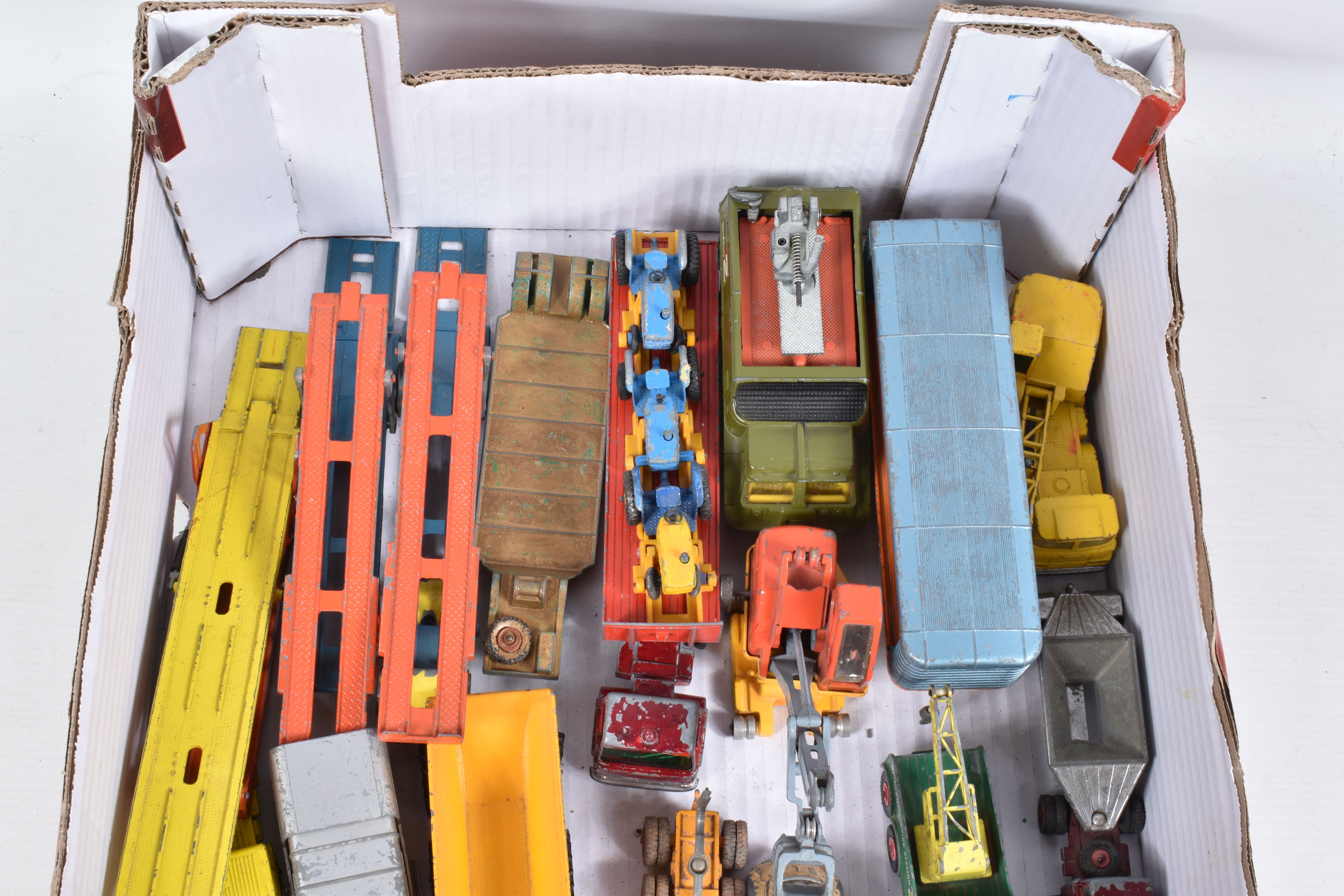 A QUANTITY OF UNBOXED AND ASSORTED PLAYWORN DIECAST VEHICLES, to include Spot-On Volkswagen Beetle - Image 11 of 13