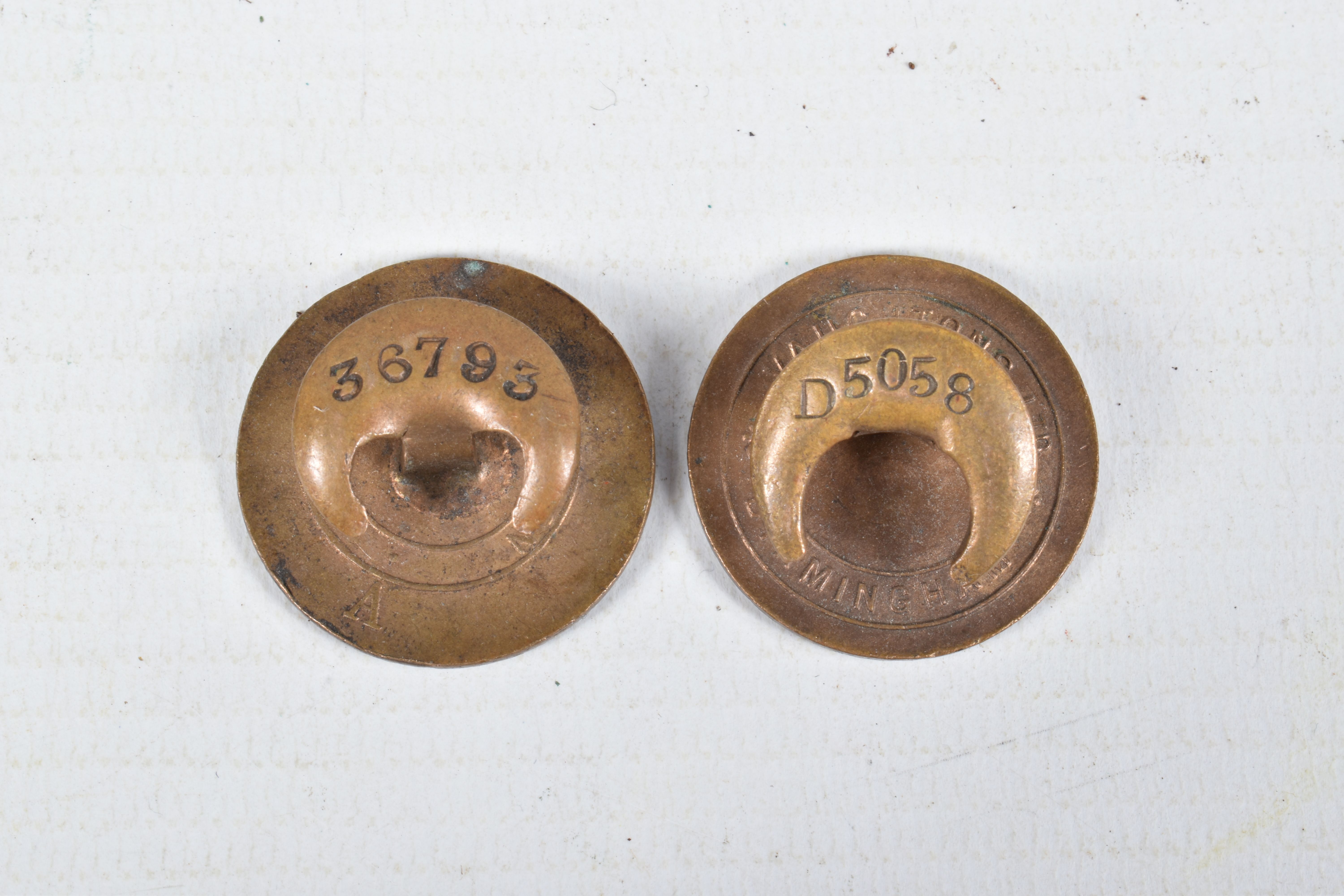 A COLLECTION OF WWI AND WWII BADGES, to include a male and femal ON War service badge, two silver - Image 4 of 16