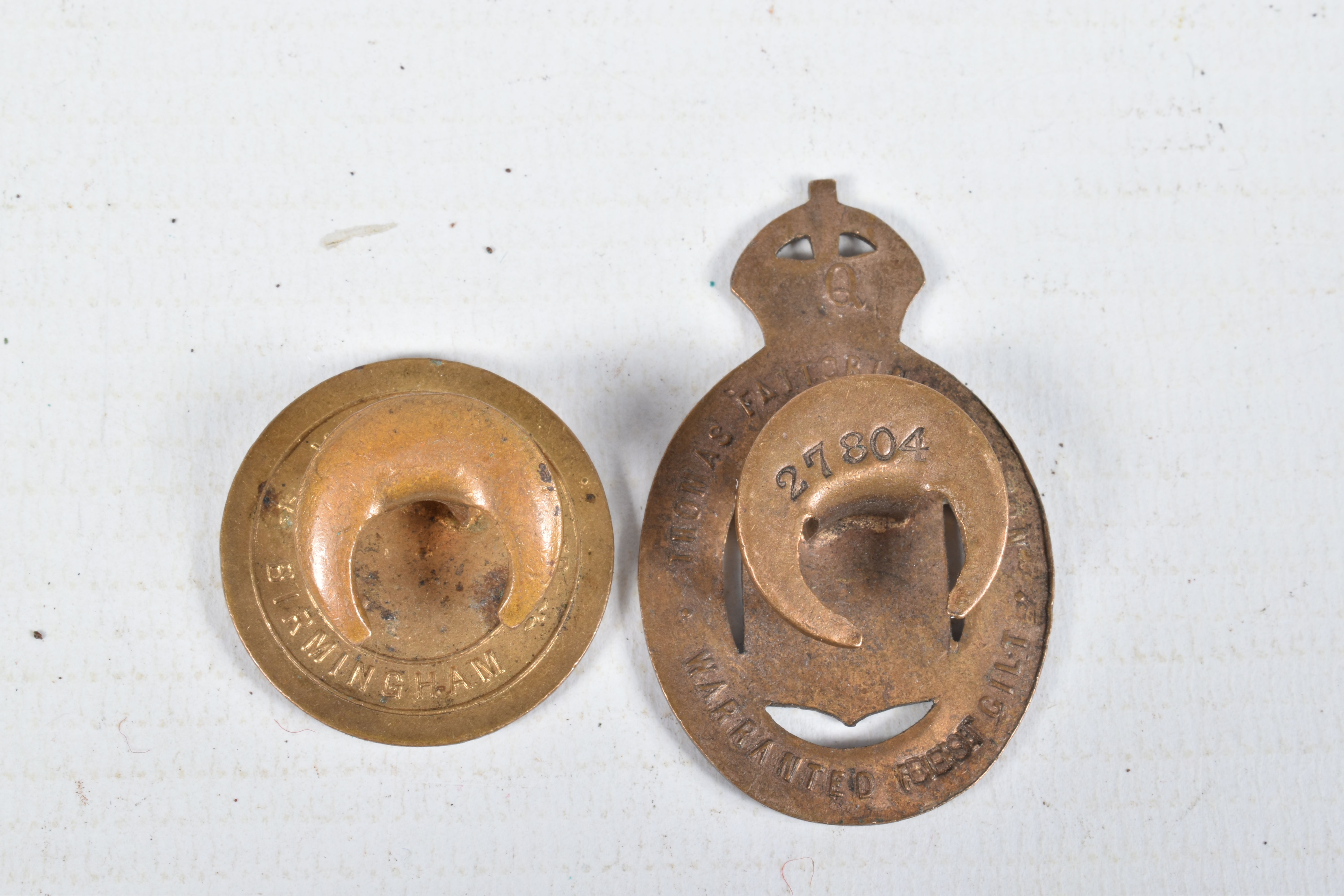 A COLLECTION OF WWI AND WWII BADGES, to include a male and femal ON War service badge, two silver - Image 6 of 16