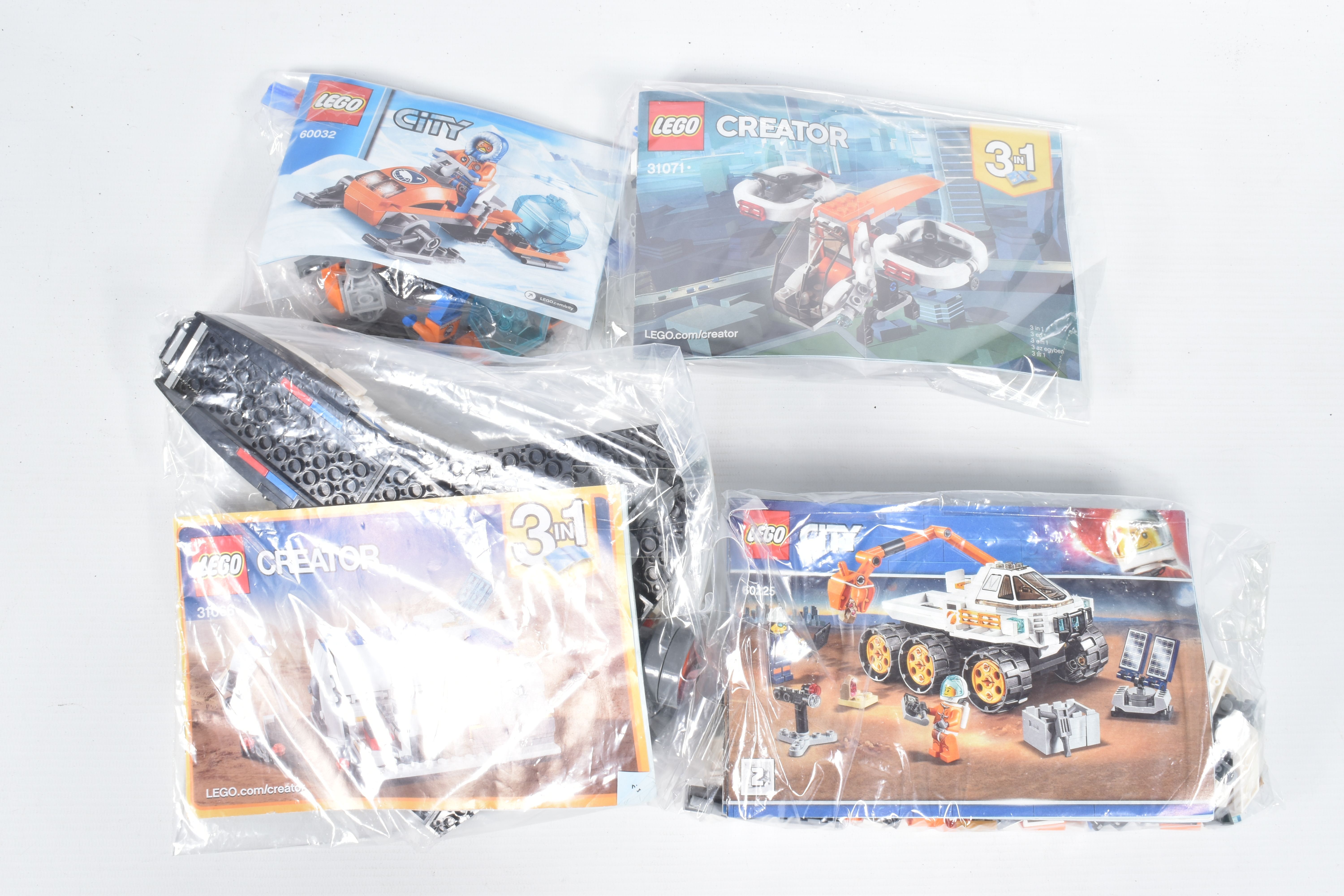 A MIXED SELECTION OF FOURTEEN LEGO SETS FROM VARIOUS COLLECTIONS, each individually sealed with some - Image 6 of 7