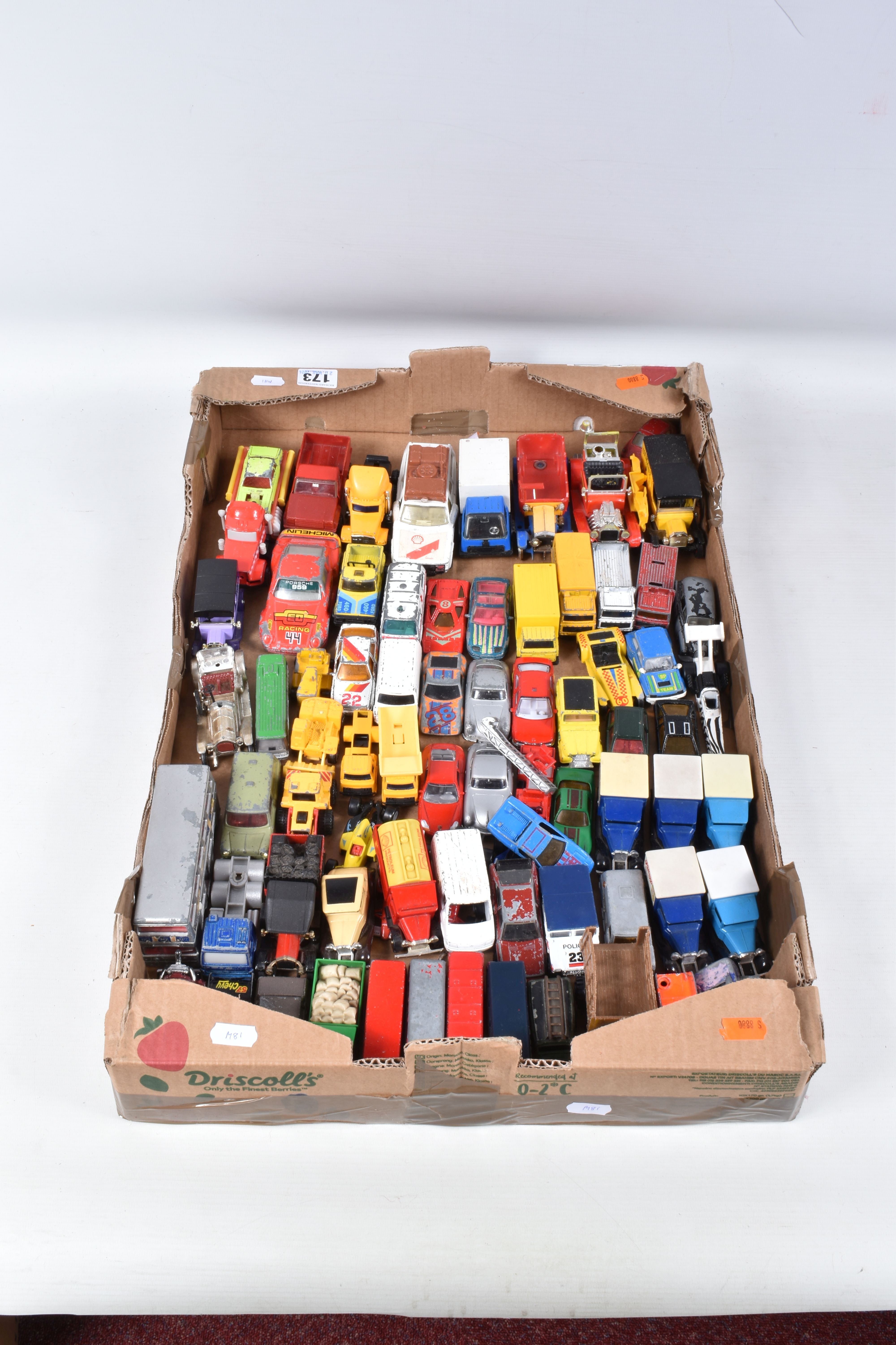 A QUANTITY OF BOXED AND UNBOXED DIECAST VEHICLES, boxed items to include Matchbox Models of - Image 9 of 13