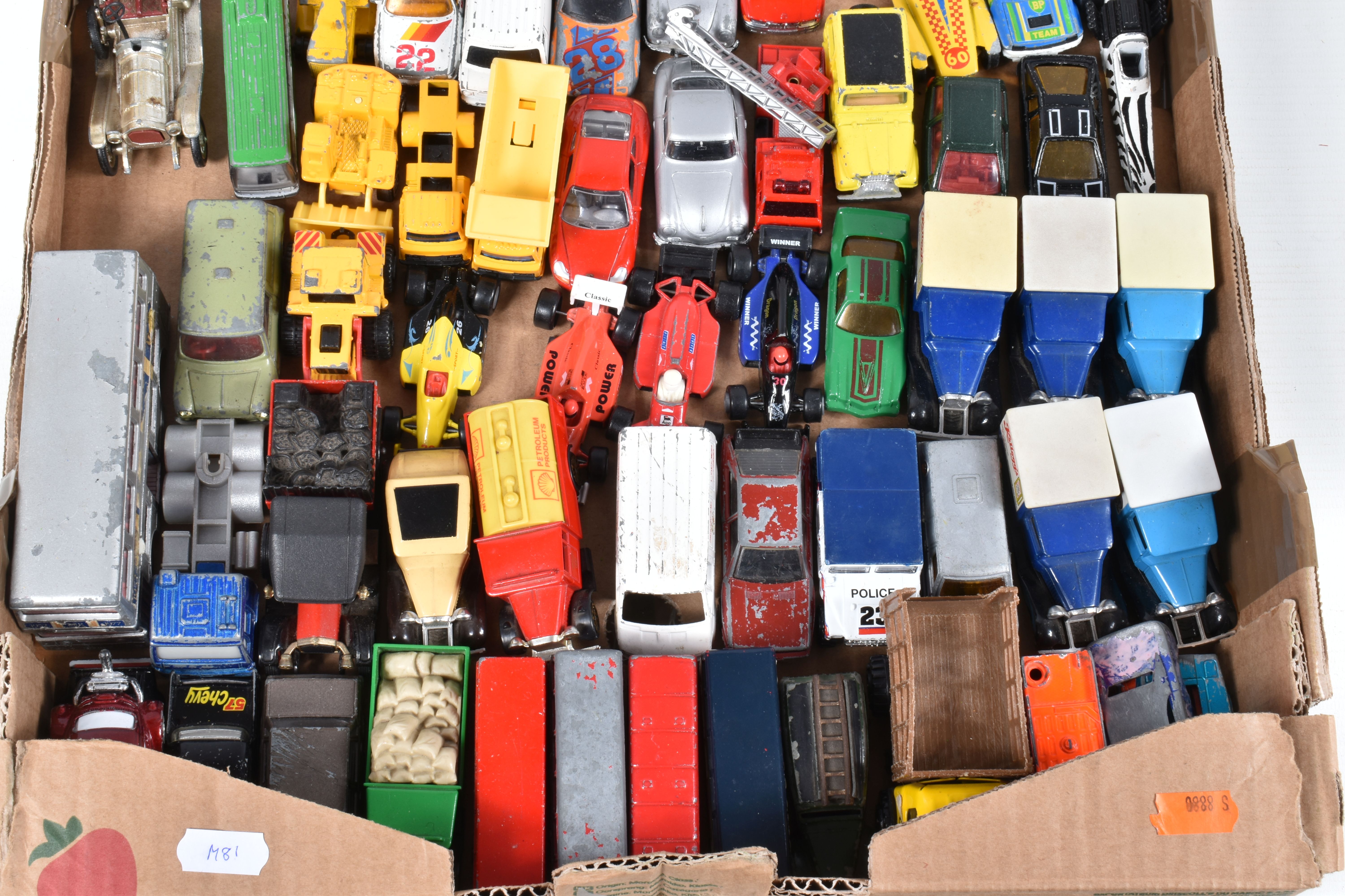 A QUANTITY OF BOXED AND UNBOXED DIECAST VEHICLES, boxed items to include Matchbox Models of - Image 12 of 13