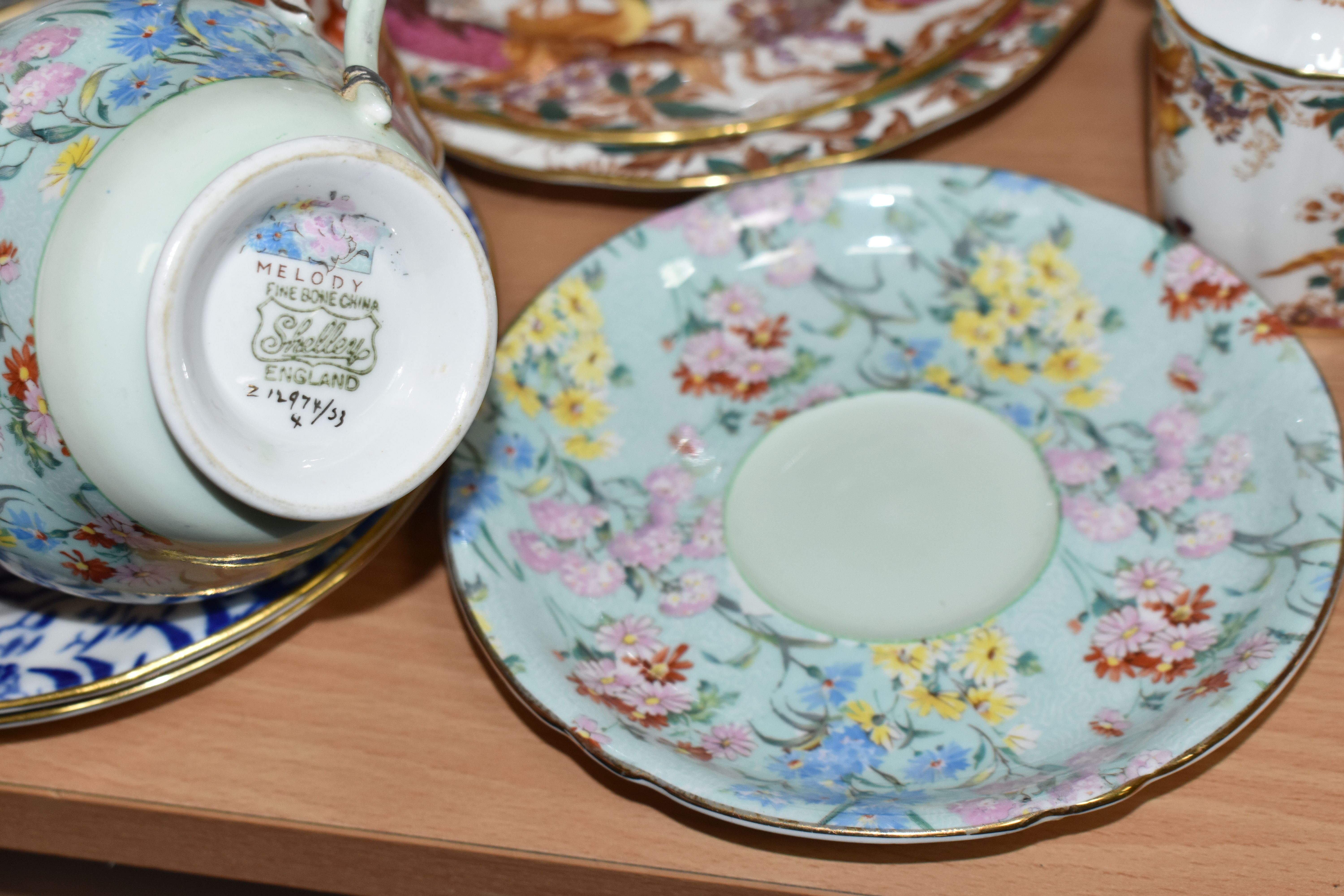 A GROUP OF SHELLEY, ROYAL ALBERT, ROYAL CROWN DERBY AND OTHER TEAWARE, including Royal Albert Old - Bild 11 aus 11