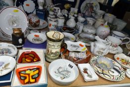 A COLLECTION OF ROYAL DOULTON, AYNSLEY AND WEDGWOOD GIFTWARE AND OTHER CERAMICS, including Royal