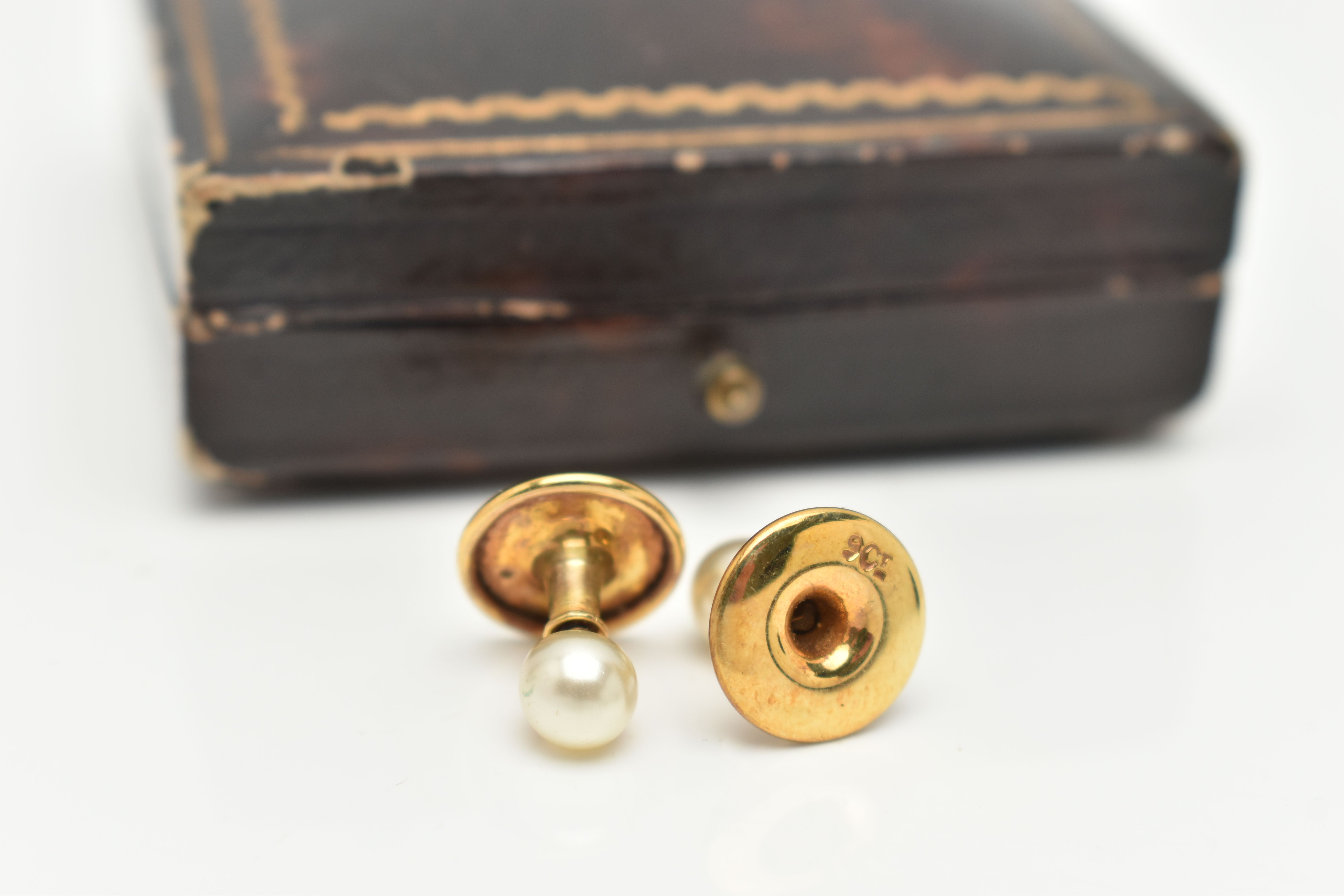 A PAIR OF YELLOW METAL AND CULTURED PEARL DRESS STUDS, each fitted with a white cultured pearl, - Image 3 of 3