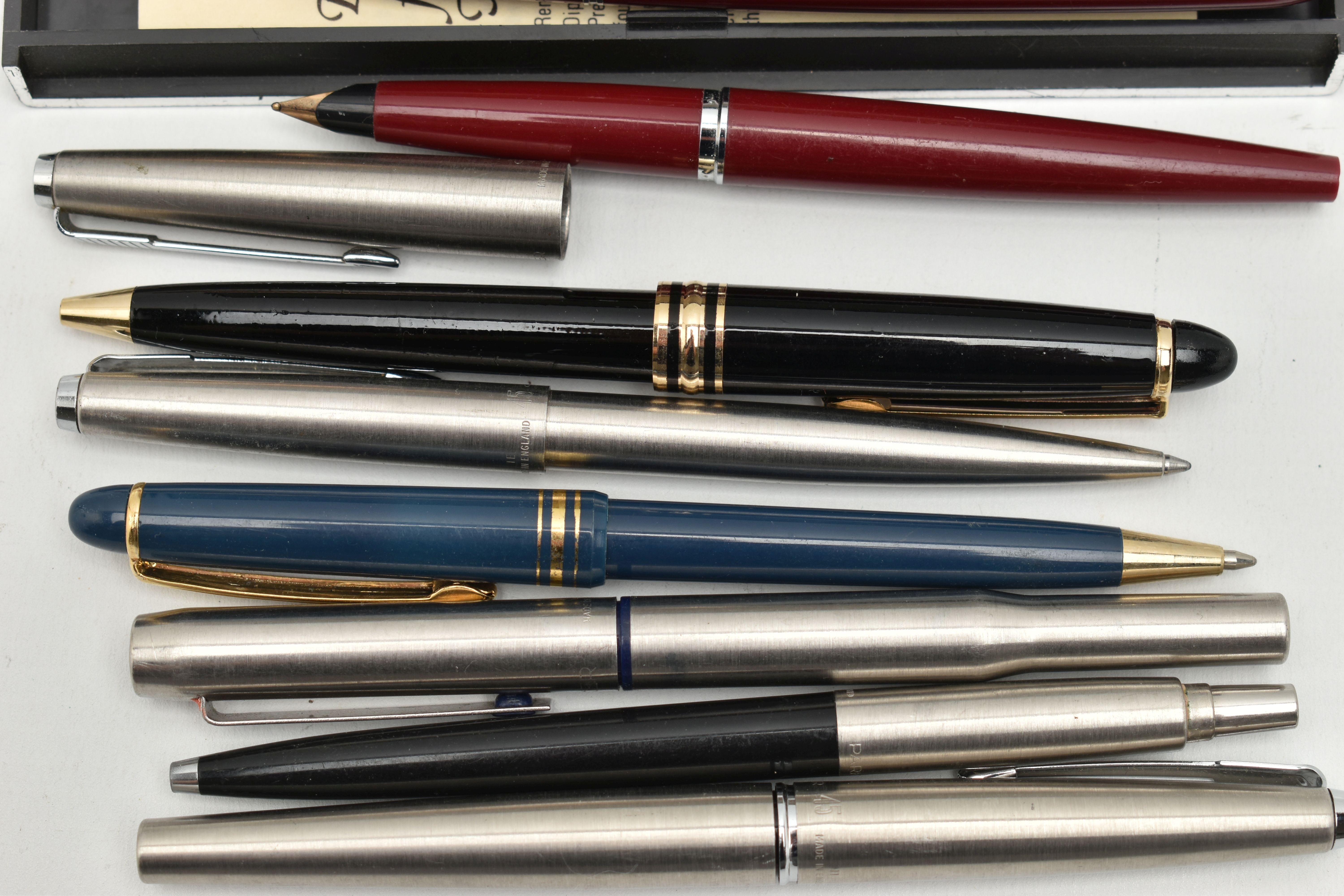 AN ASSORTMENT OF PENS, to include to 'Parker' fountain pens with yellow metal nibs, one stamped 14k, - Image 2 of 3