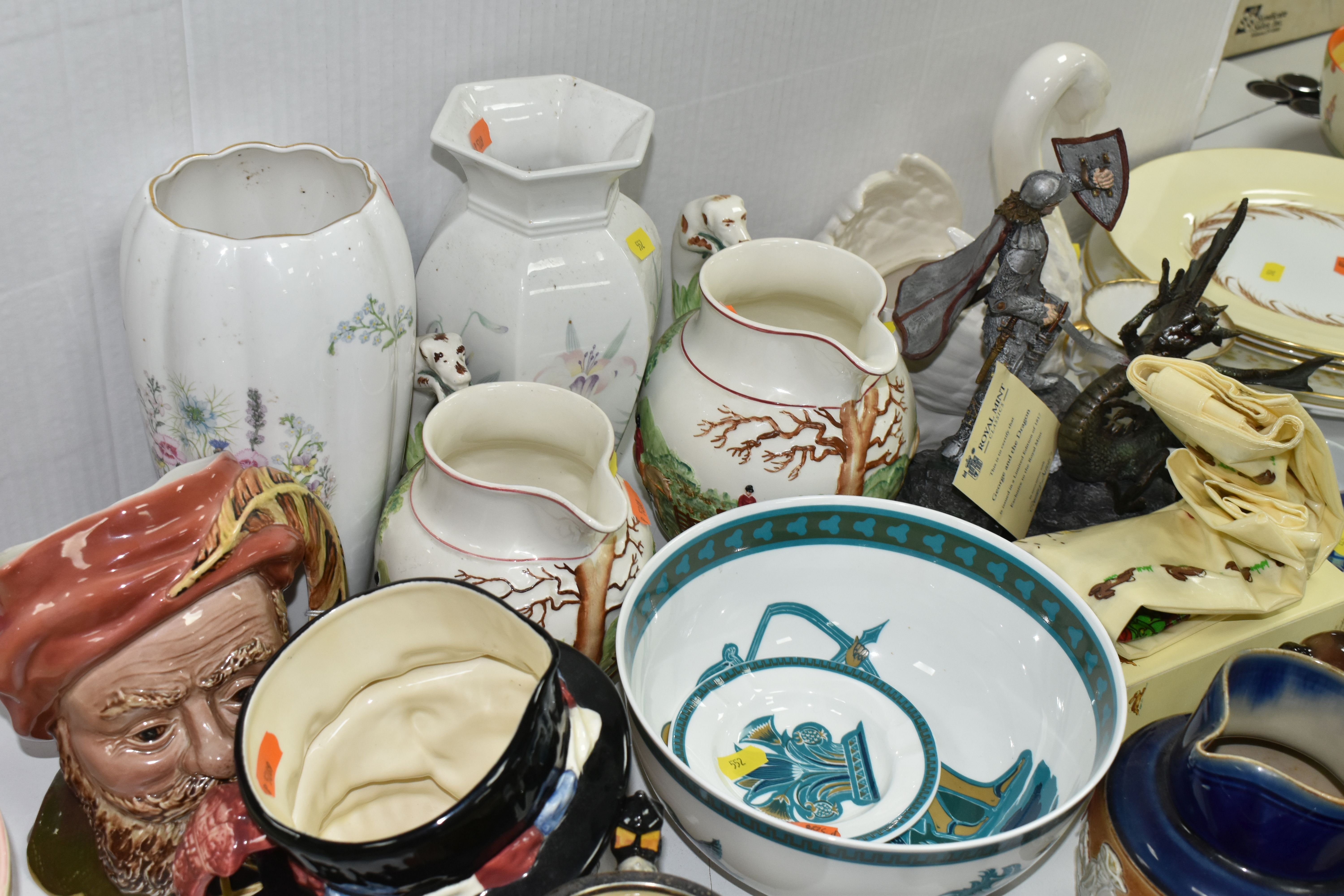 A SMALL SELECTION OF DECORATIVE CERAMICS ETC, to include a Small Royal Copenhagen Fajance dish, a - Bild 7 aus 9