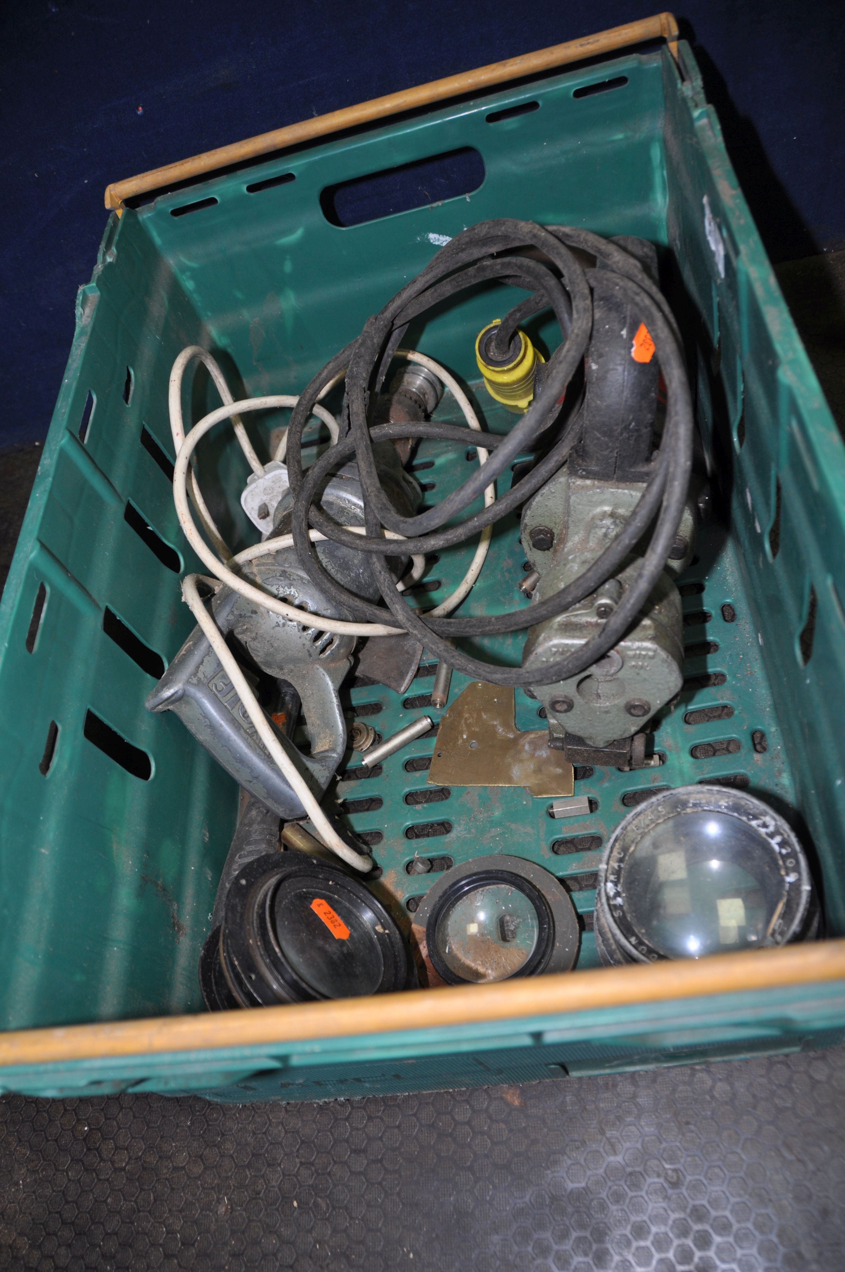 TWO TRAYS CONTAINING POWER AND HAND TOOLS including 110volt Makita jigsaw and a Duplex knibbler ( - Image 2 of 4