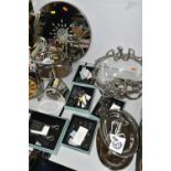 A SELECTION OF BOXED AND UNBOXED DECORATIVE HOMEWARES ETC, comprising a Culinary Concepts glass bowl