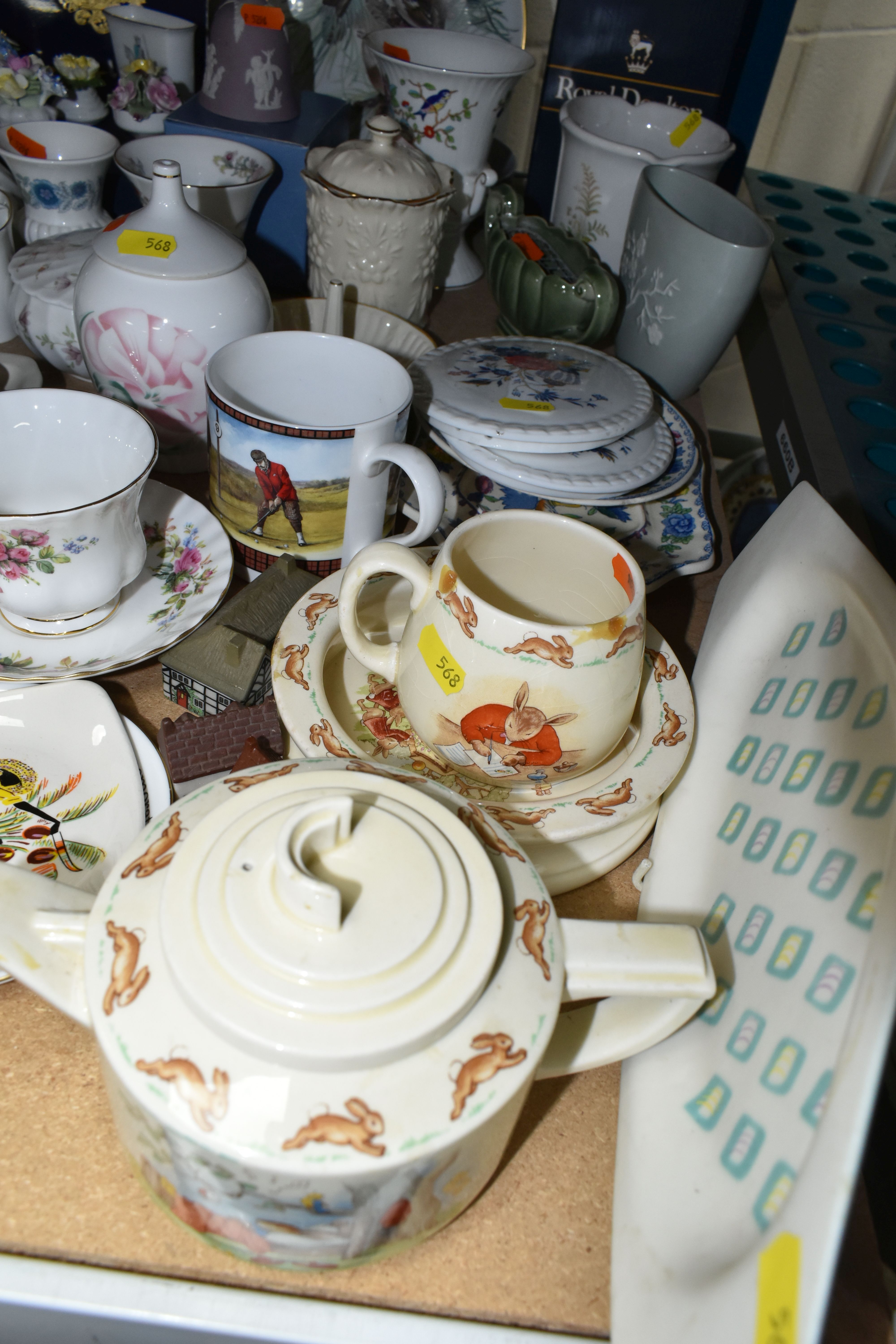 A COLLECTION OF ROYAL DOULTON, AYNSLEY AND WEDGWOOD GIFTWARE AND OTHER CERAMICS, including Royal - Image 2 of 9