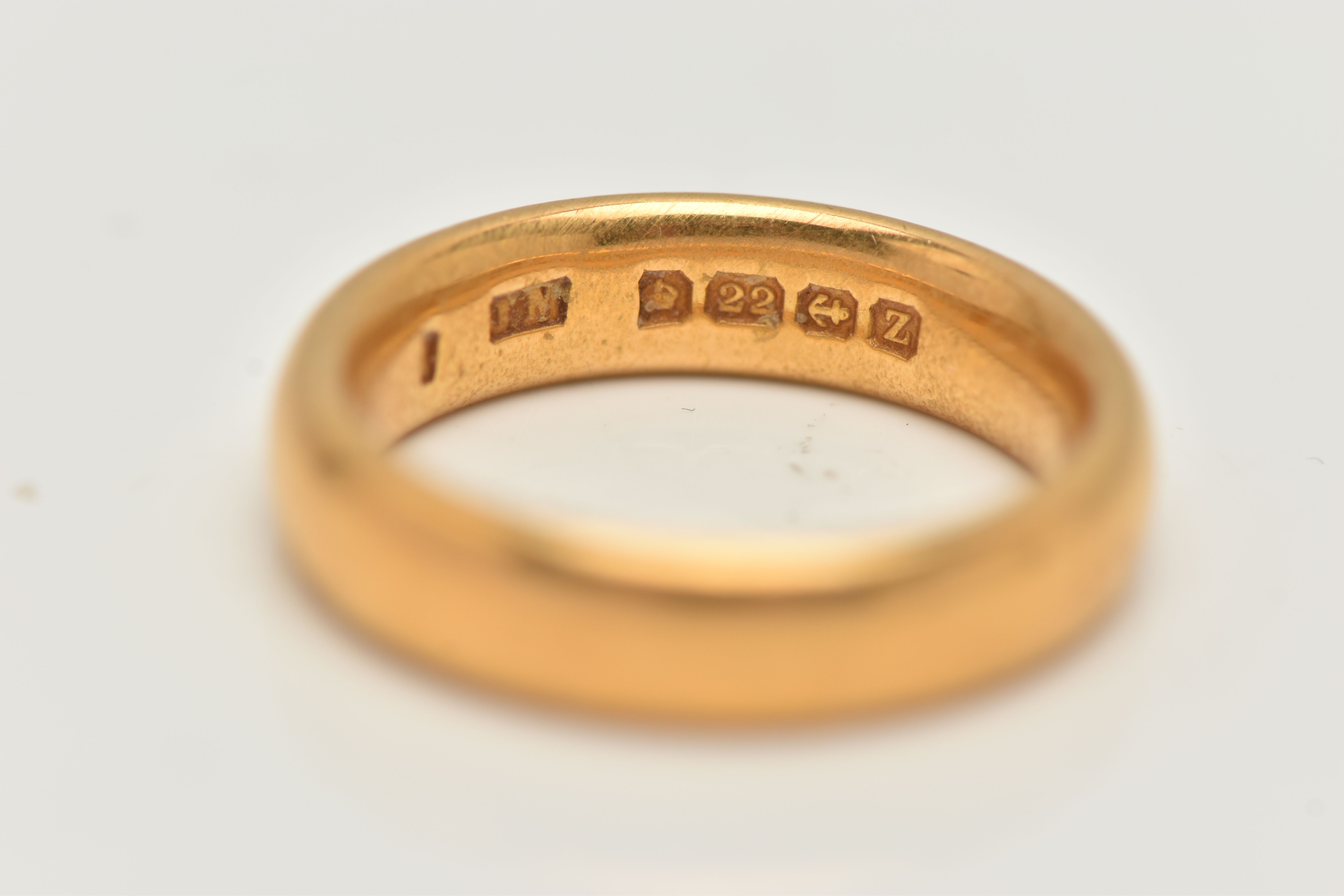 A 22CT GOLD BAND RING, a polished band ring, approximate width 4mm x depth 2mm, hallmarked 22ct - Image 2 of 2