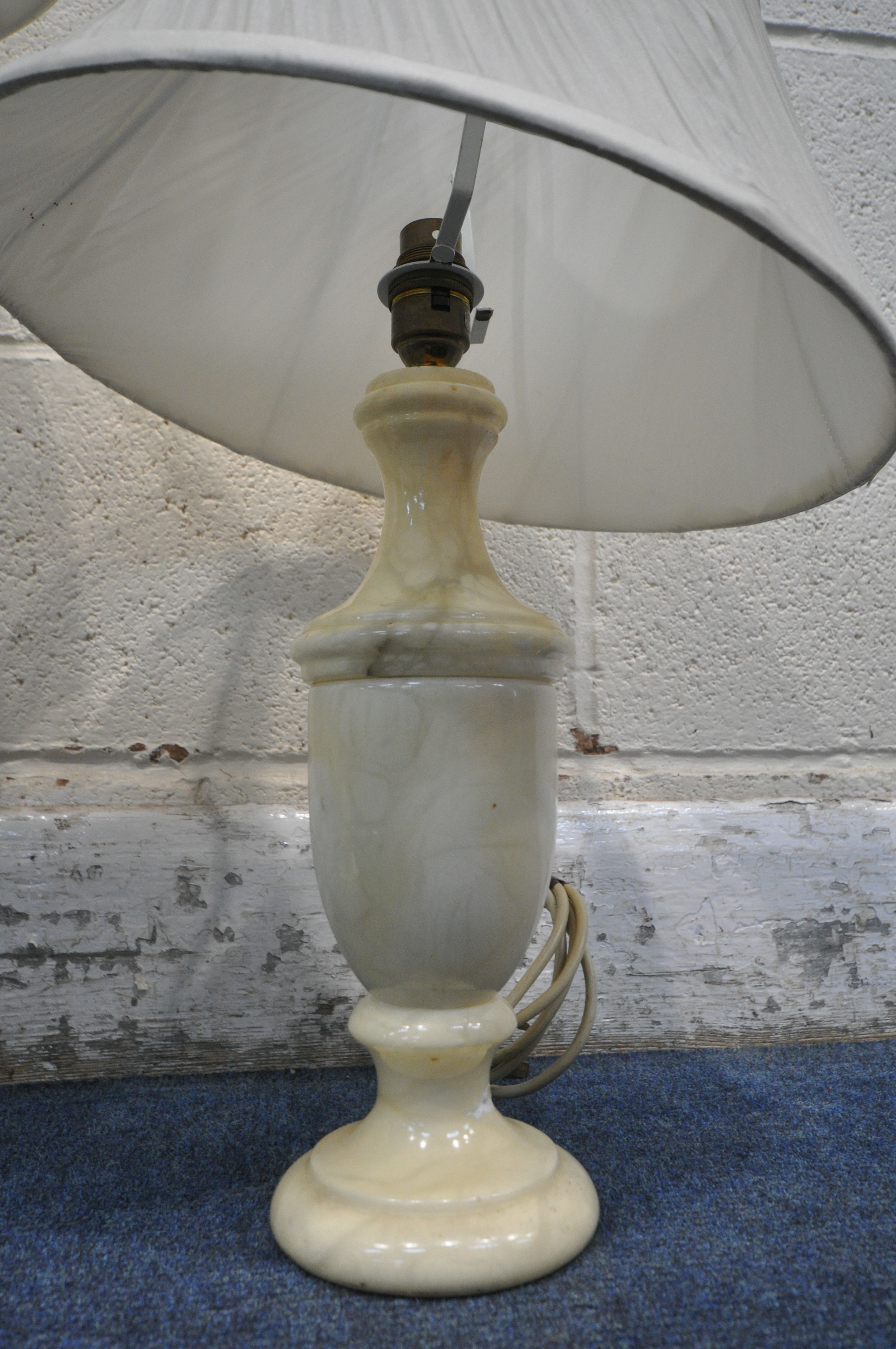 A VARIETY OF TABLE LAMPS, to include a large alabaster table lamp, six other marble/alabaster - Image 3 of 5