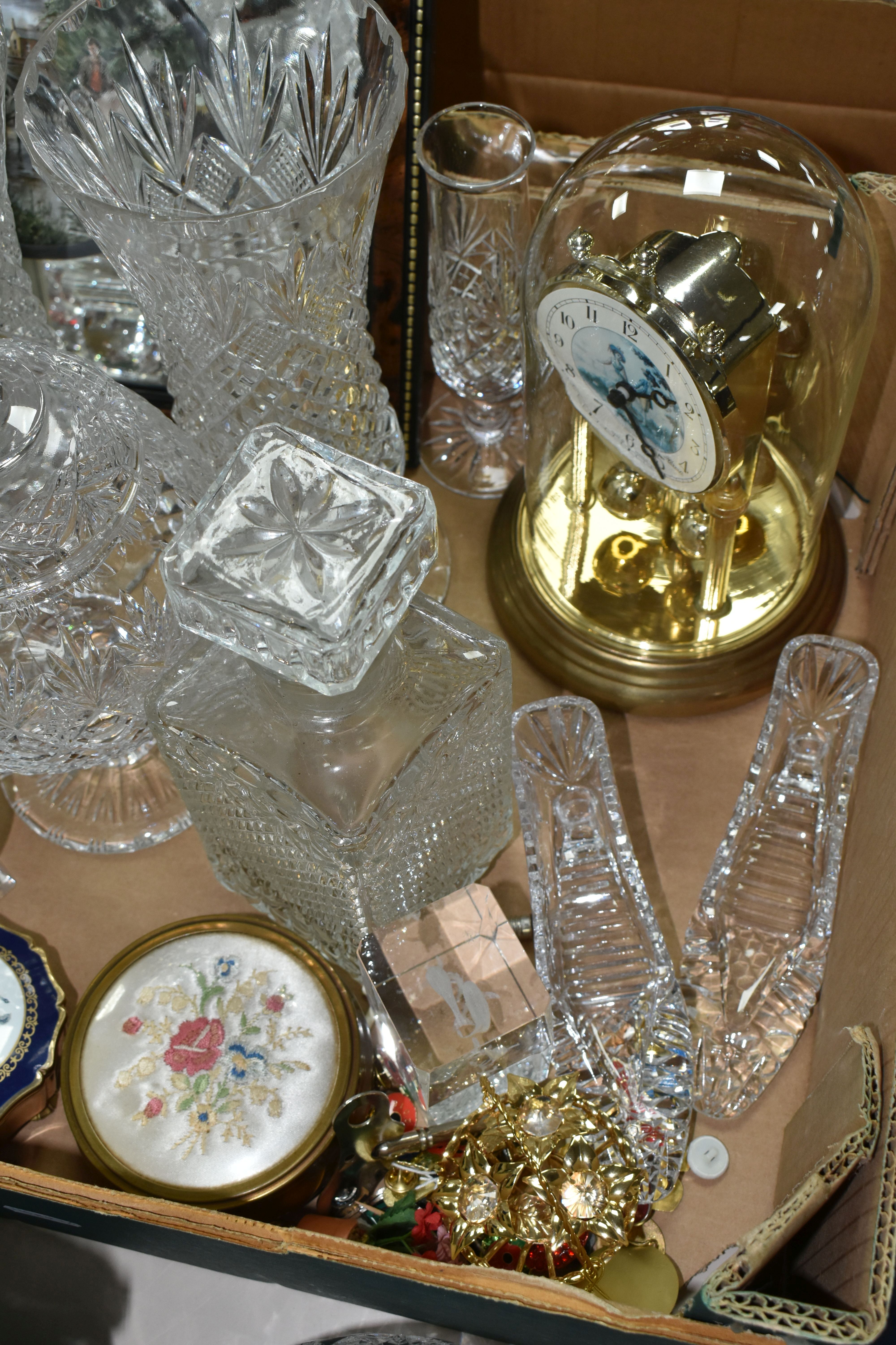TWO BOXES AND LOOSE GLASSWARE, PIN BADGES, RESIN FIGURES ETC, including three resin musician - Image 7 of 8