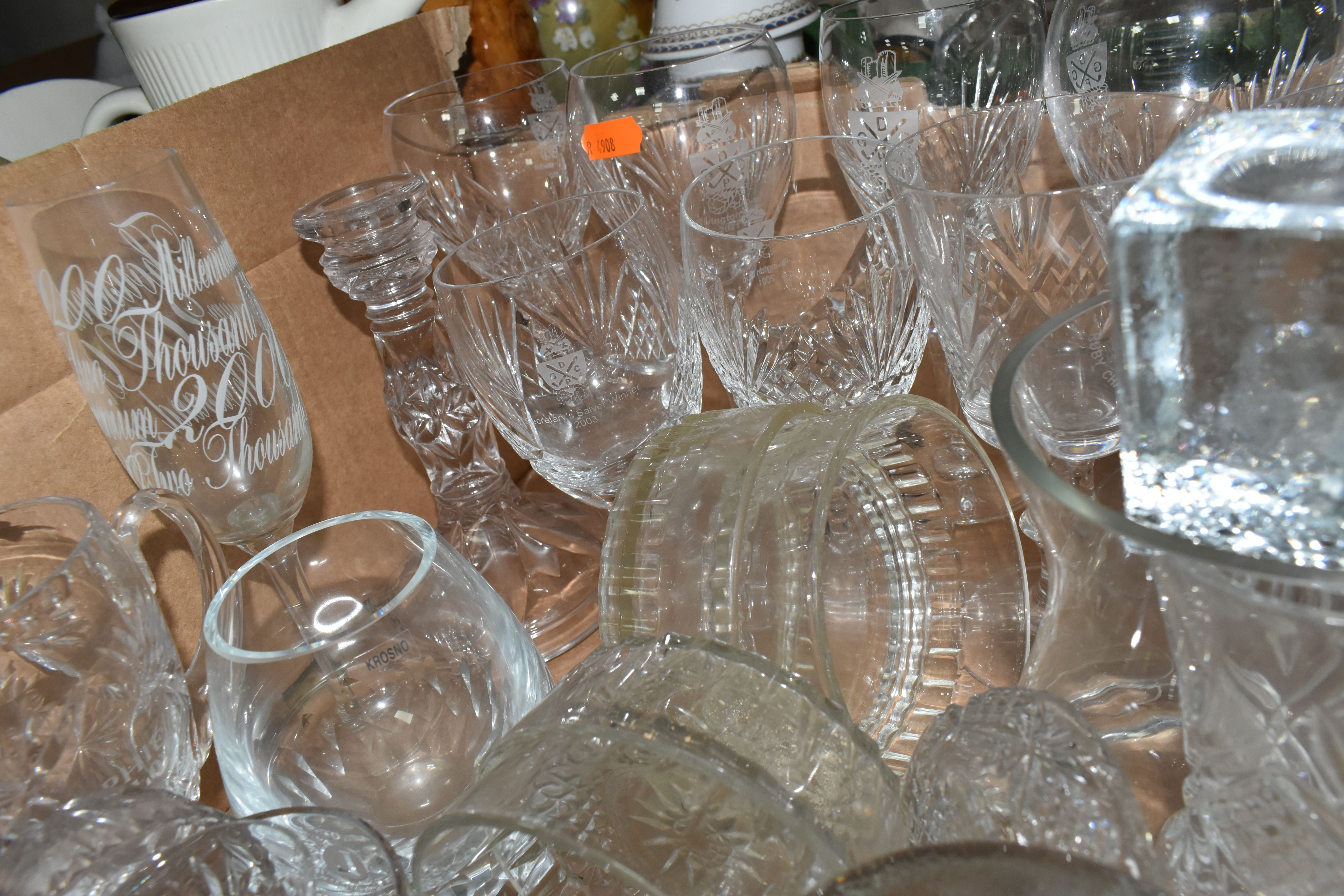 FOUR BOXES AND LOOSE CERAMICS AND GLASSWARE, to include a Mats Jonasson Signature Collection - Image 6 of 10