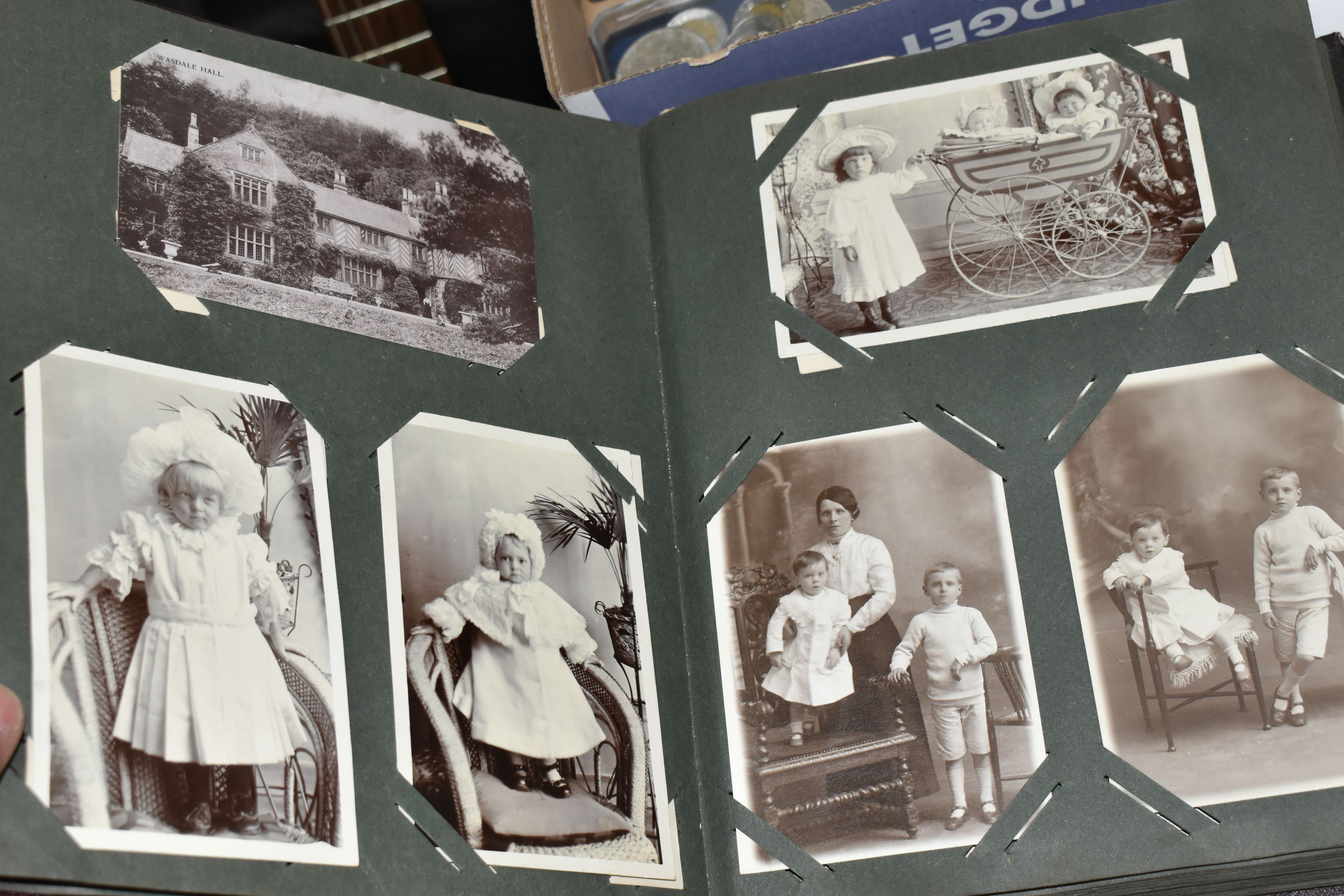 A GROUP OF EPHEMERA INCLUDING STEREOSCOPIC VIEWER, EDWARDIAN POSTCARD ALBUM AND CONTENTS, ETC, the - Image 17 of 17