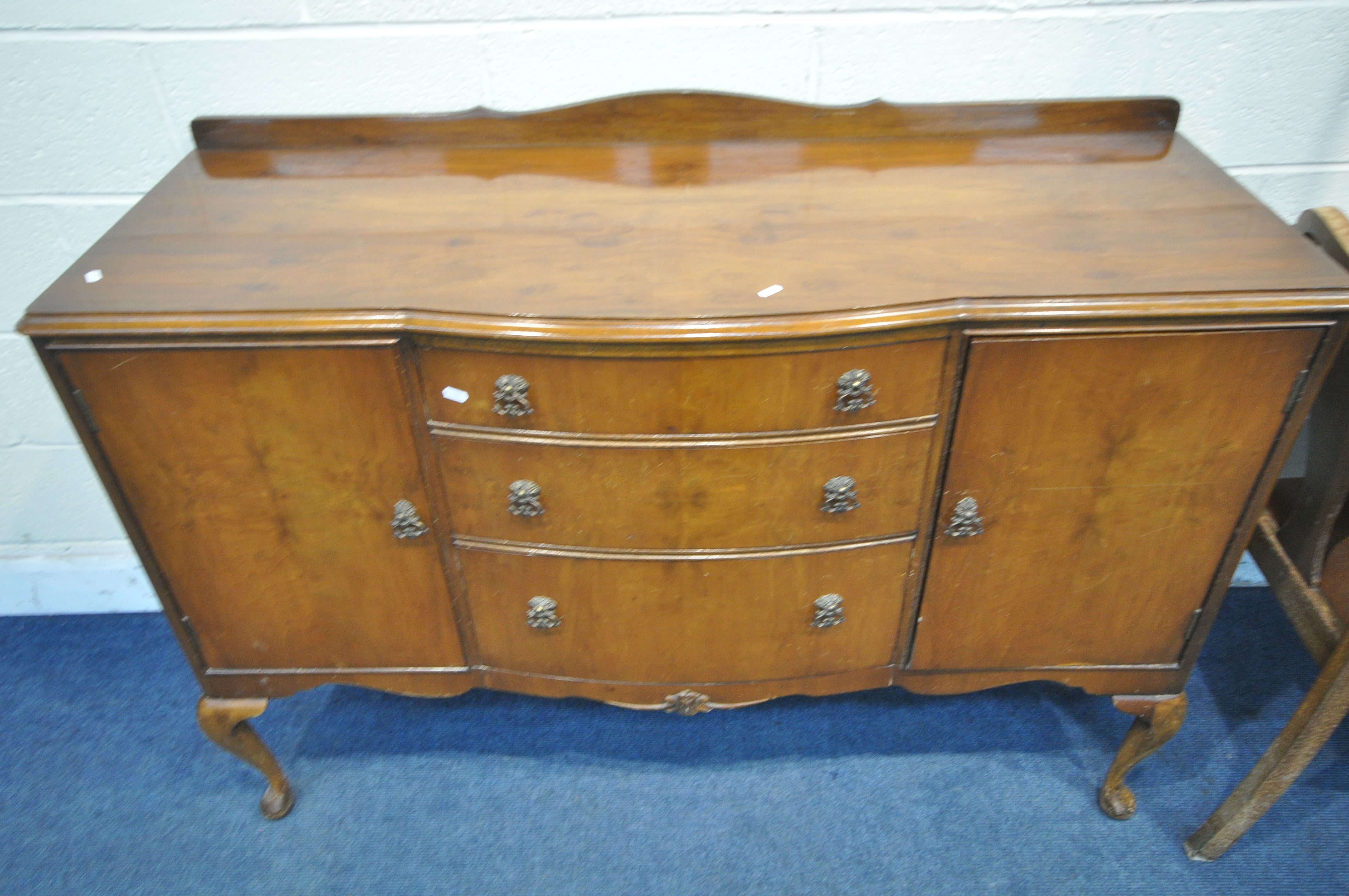 A 20TH CENTURY DRAW LEAF DINING TABLE, extended length 159cm x closed length 99cm x depth 90cm x - Image 4 of 4