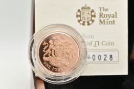 A ROYAL MINT BOXED 2008 GOLD PROOF £1 COIN, 22ct gold, 19.61 grams, 22.50mm diameter, Issue 3000