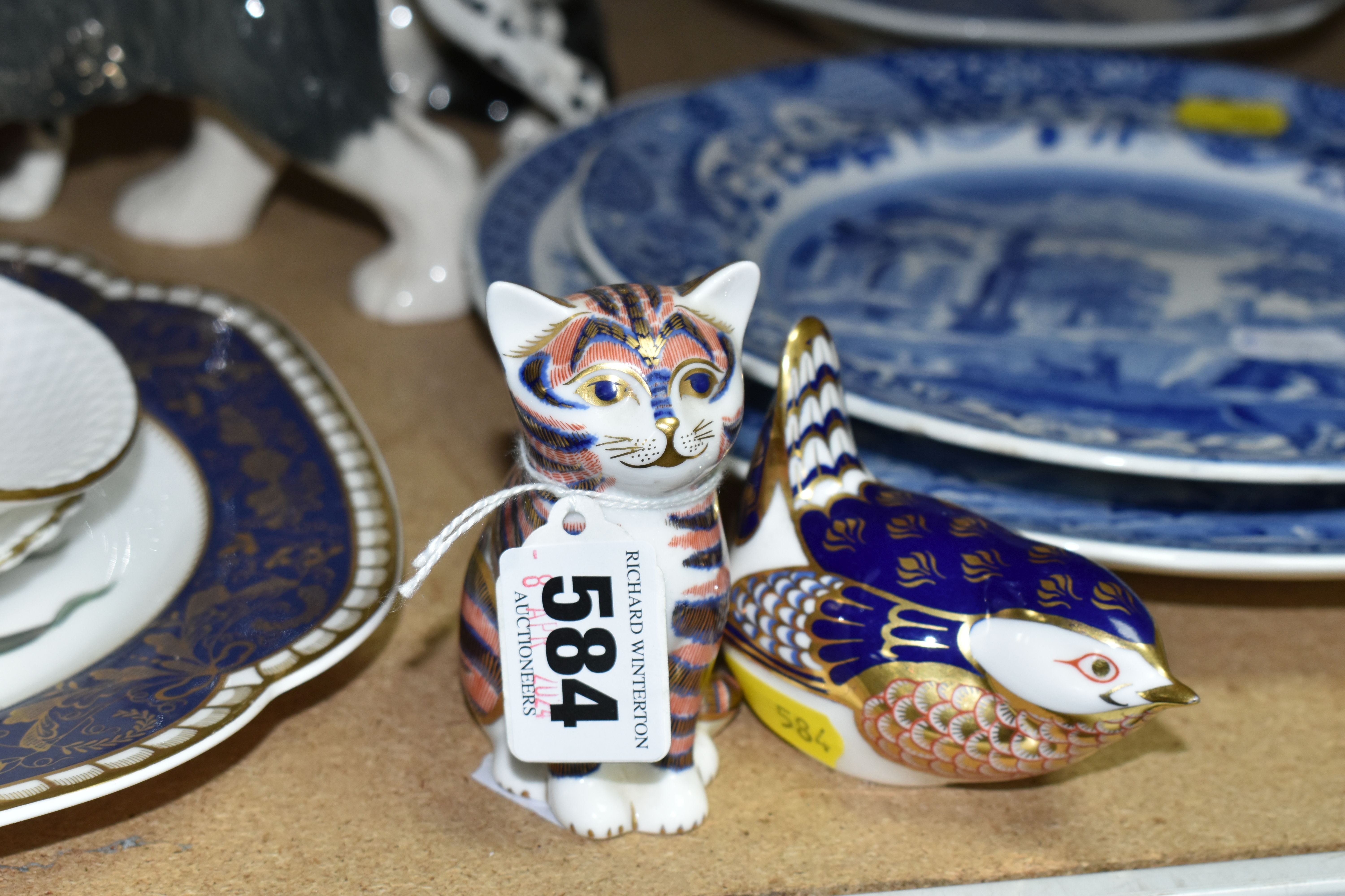 A GROUP OF ROYAL CROWN DERBY, ROYAL DOULTON, MASONS IRONSTONE, BESWICK AND OTHER CERAMICS, ETC, - Image 3 of 8