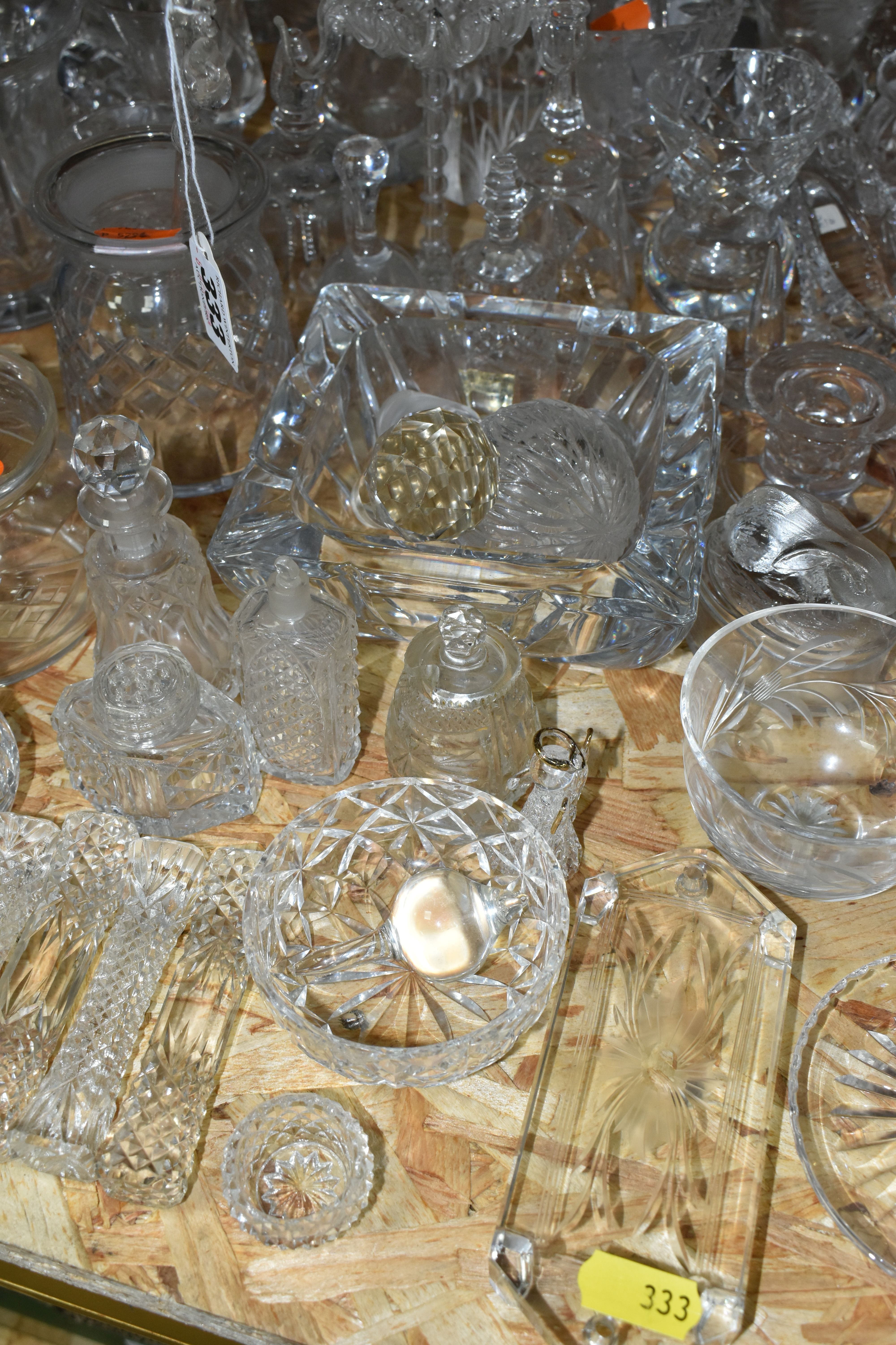 A GROUP OF CUT CRYSTAL AND GLASSWARE, a Royal Brierly 'Fuchsia' pattern bud vase, a collection of - Image 4 of 10