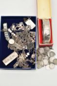 A SELECTION OF SILVER AND WHITE METAL JEWELLERY, to include a boxed silver hinged bangle with floral