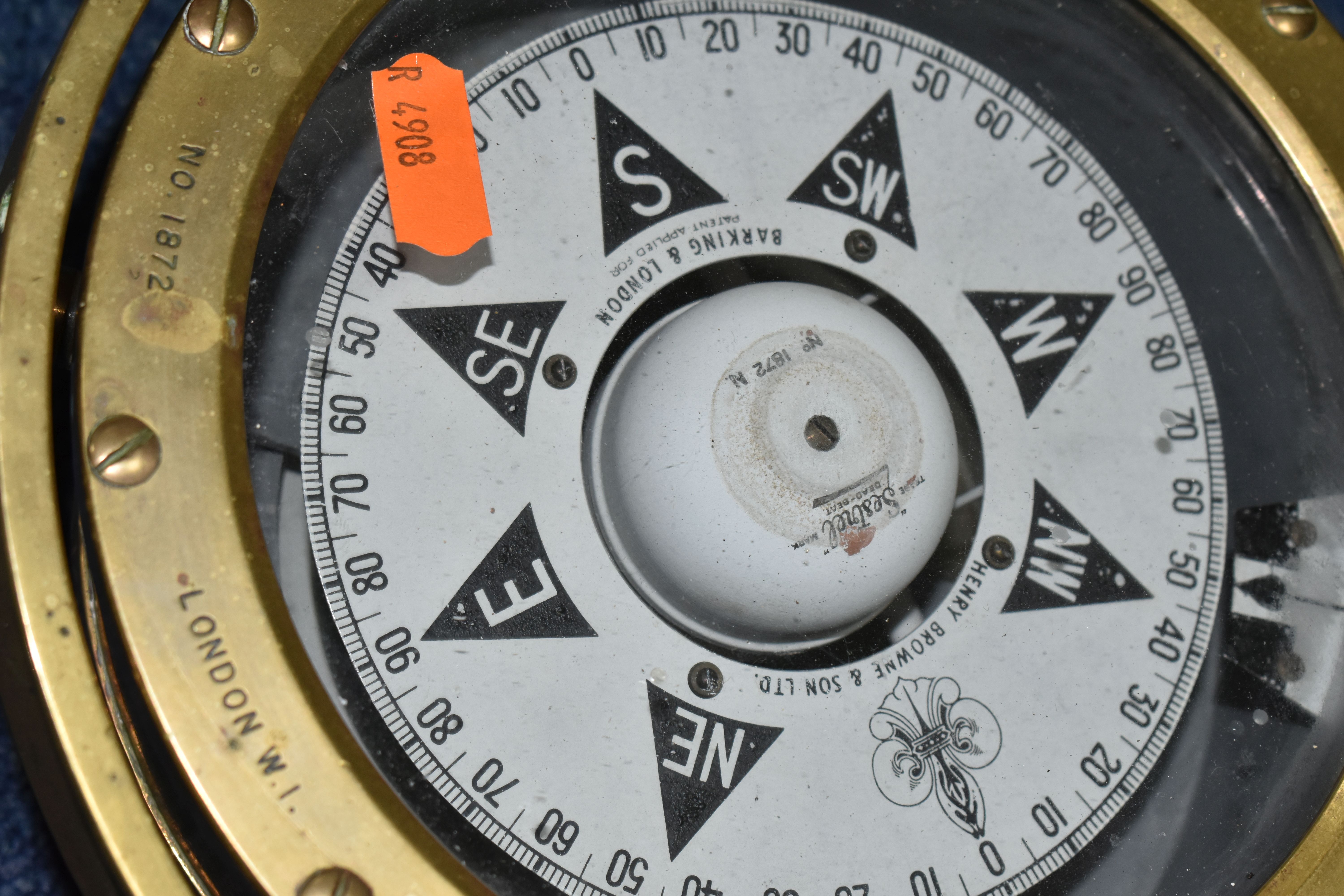 A SHIP'S BRASS COMPASS, made by Henry Brown & Son Ltd for Capt. O.M Watts No. 1872, stamped 'Dead - Image 3 of 5