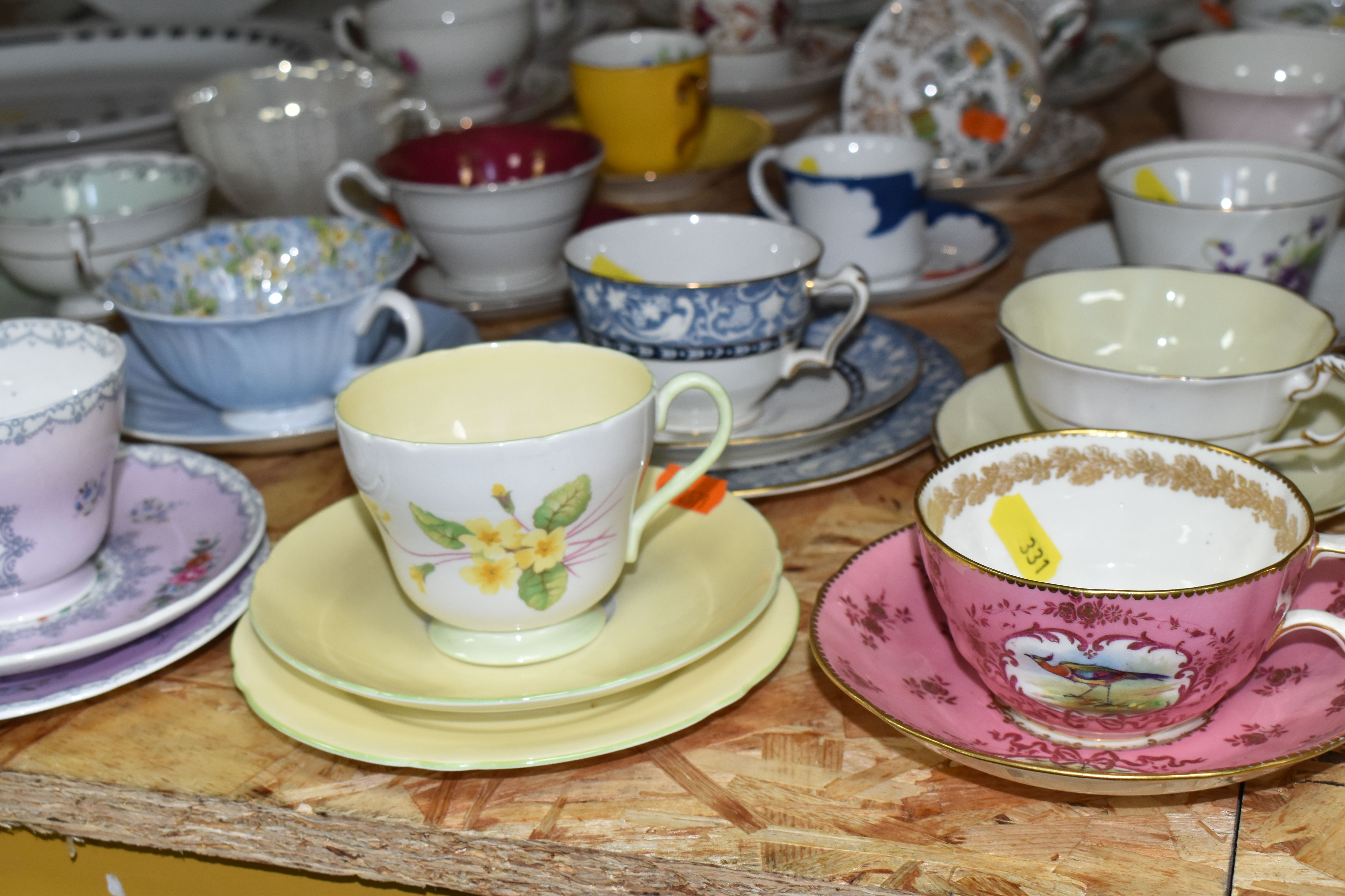 A QUANTITY OF NAMED TEAWARE, comprising a Shelley 'Crochet' pattern trio, an Elizabethan ' - Image 7 of 12