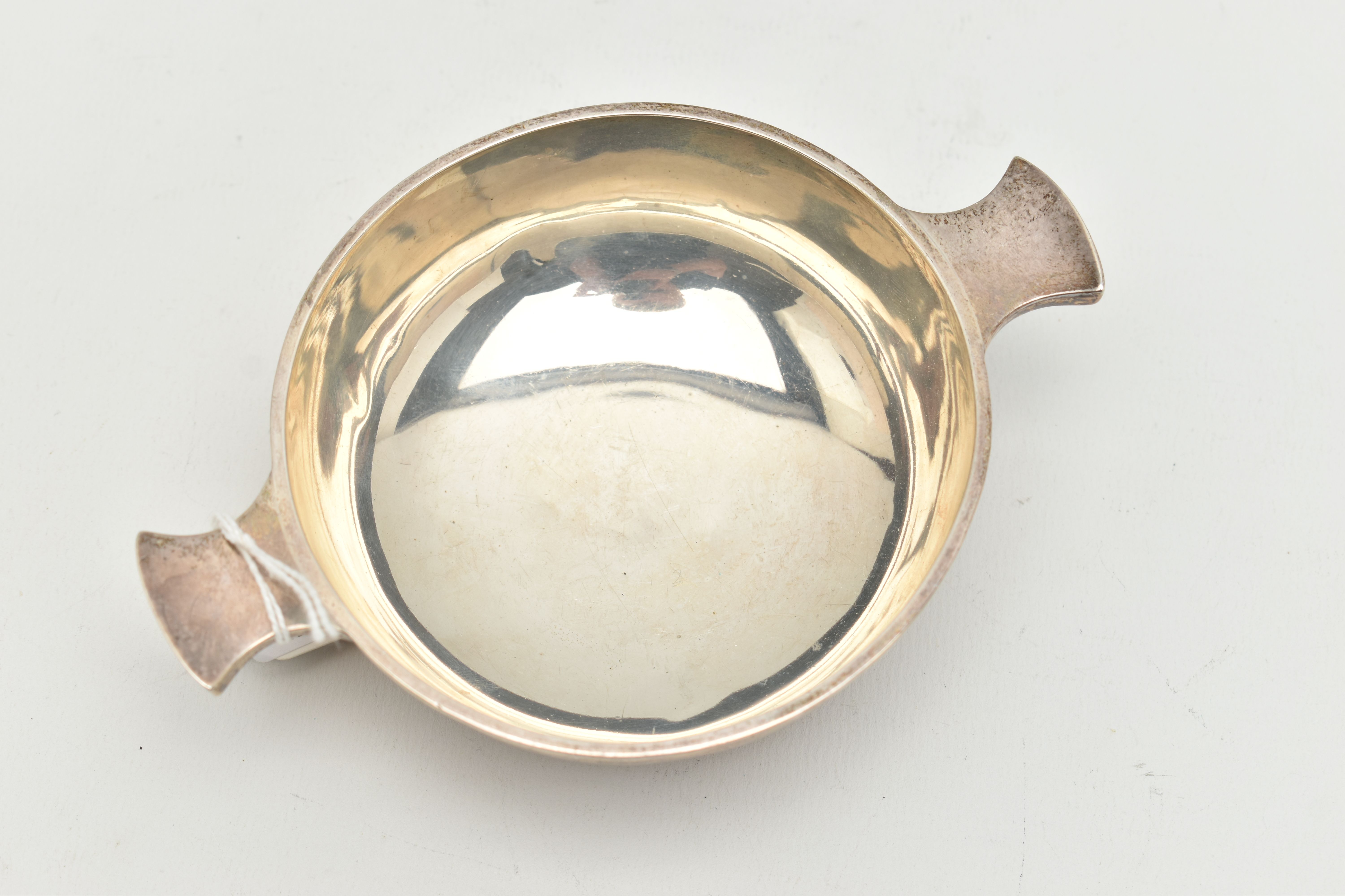 A GEORGE V SILVER QUAICH, a silver twin handled quaich bowl, plain polished design, with a raised - Image 4 of 5