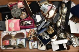 A BOX OF ASSORTED JEWELLERY, to include a selection of chains, necklaces, brooches and earrings, two