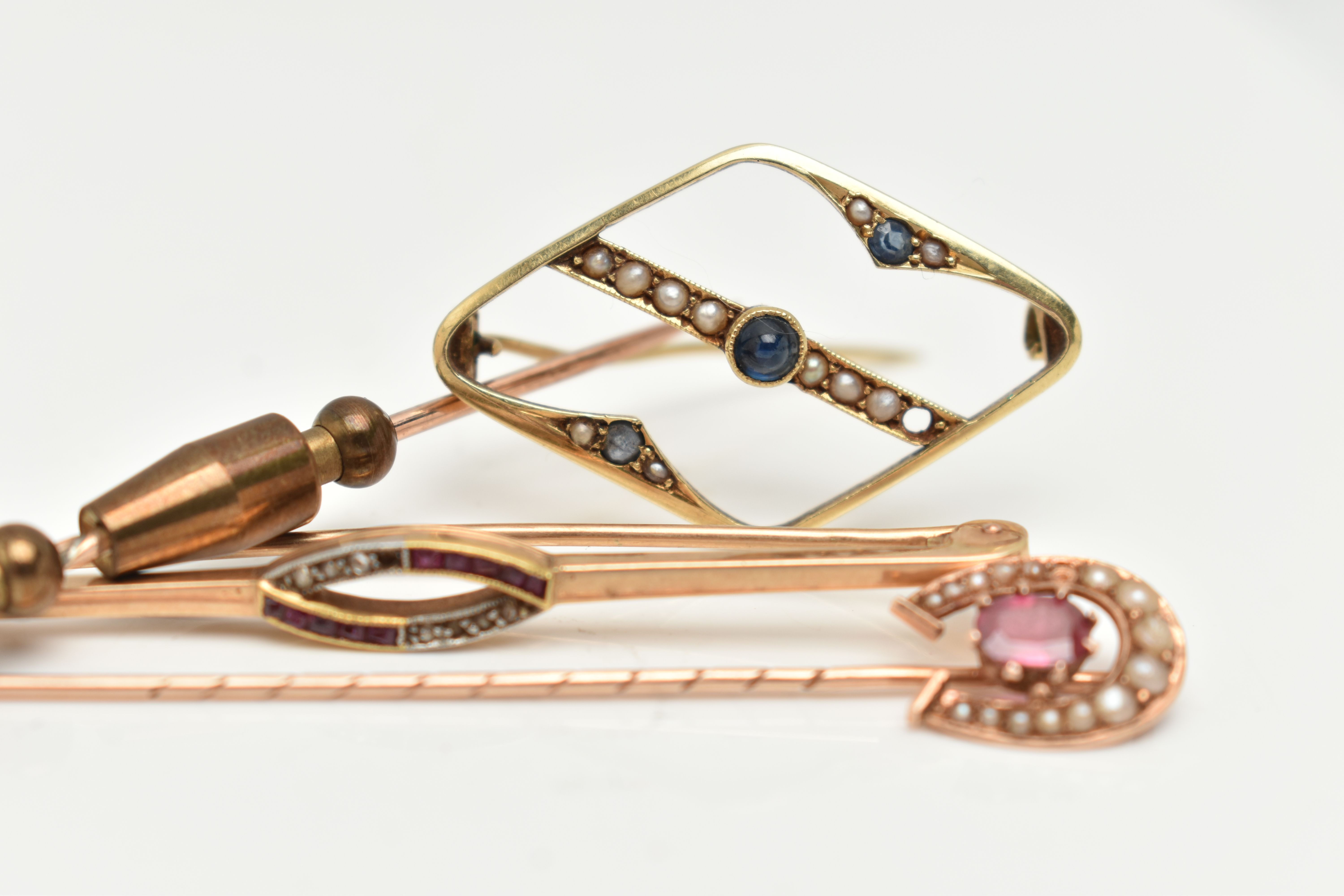 TWO BROOCHES AND TWO STICKPINS, to include an openwork diamond shape brooch set with a central - Image 3 of 4