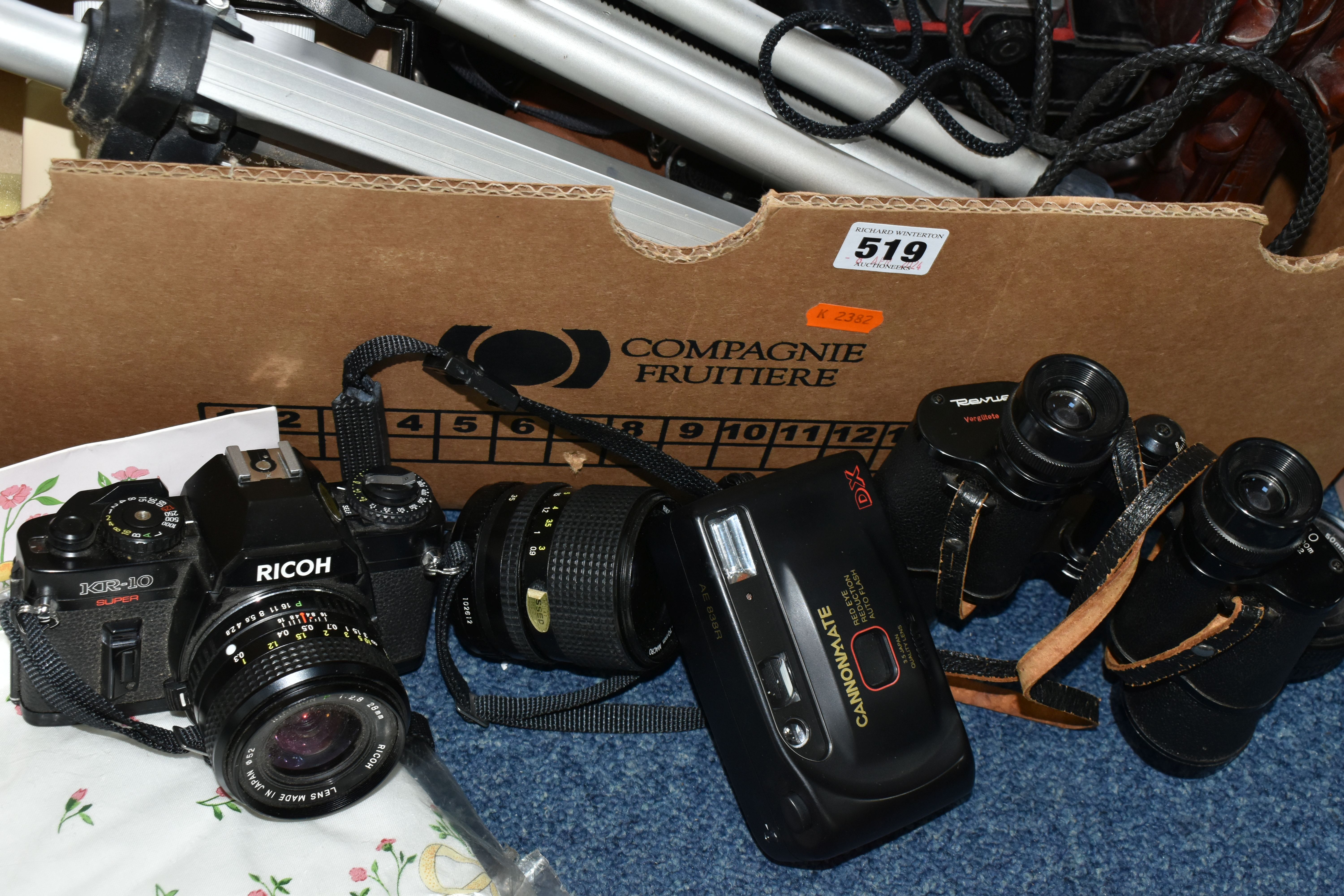 FOUR BOXES AND LOOSE MISCELLANEOUS SUNDRIES, to include a Praktica LTL camera, a Zenith Lomo camera, - Image 4 of 11