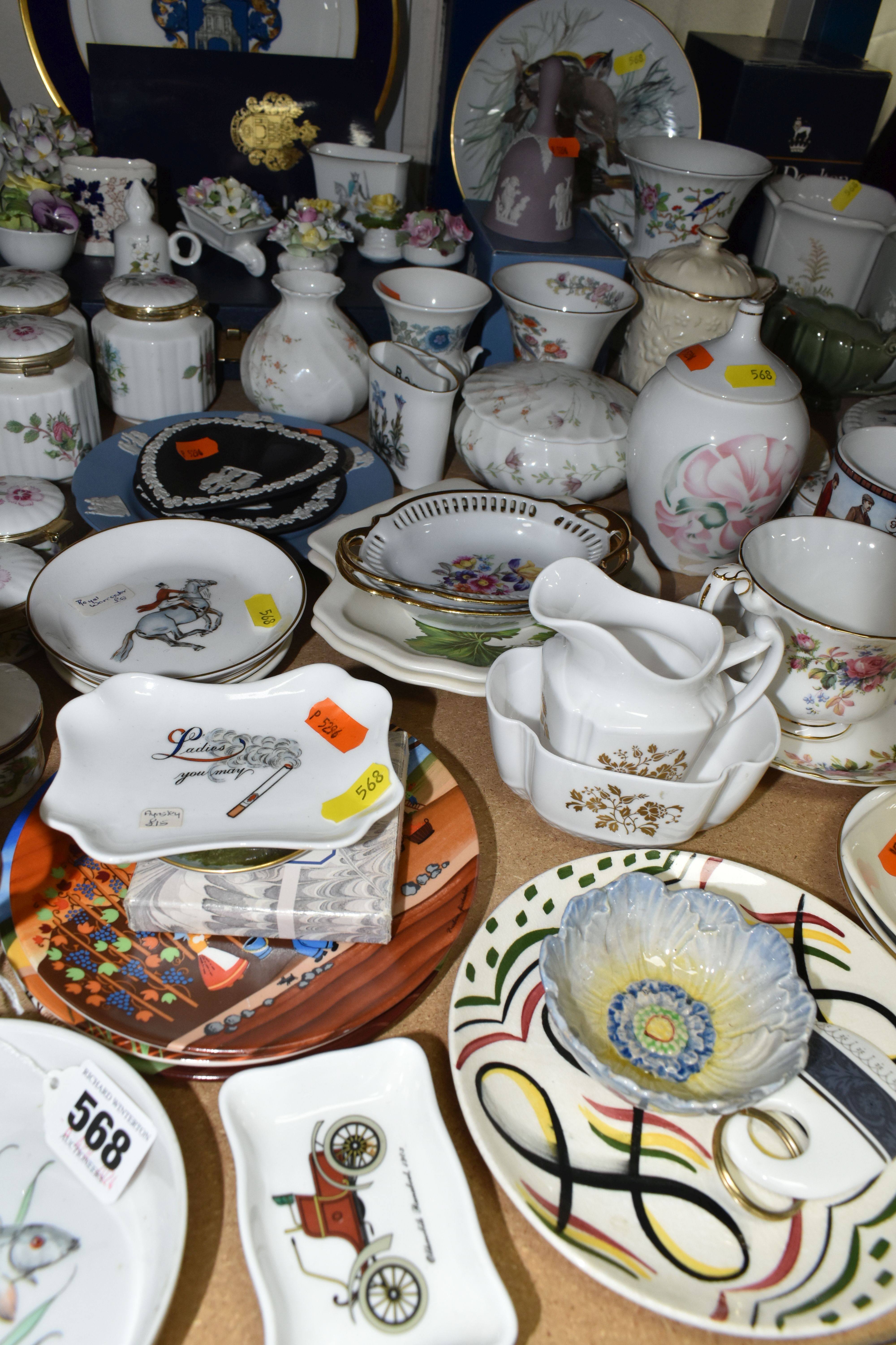 A COLLECTION OF ROYAL DOULTON, AYNSLEY AND WEDGWOOD GIFTWARE AND OTHER CERAMICS, including Royal - Image 3 of 9