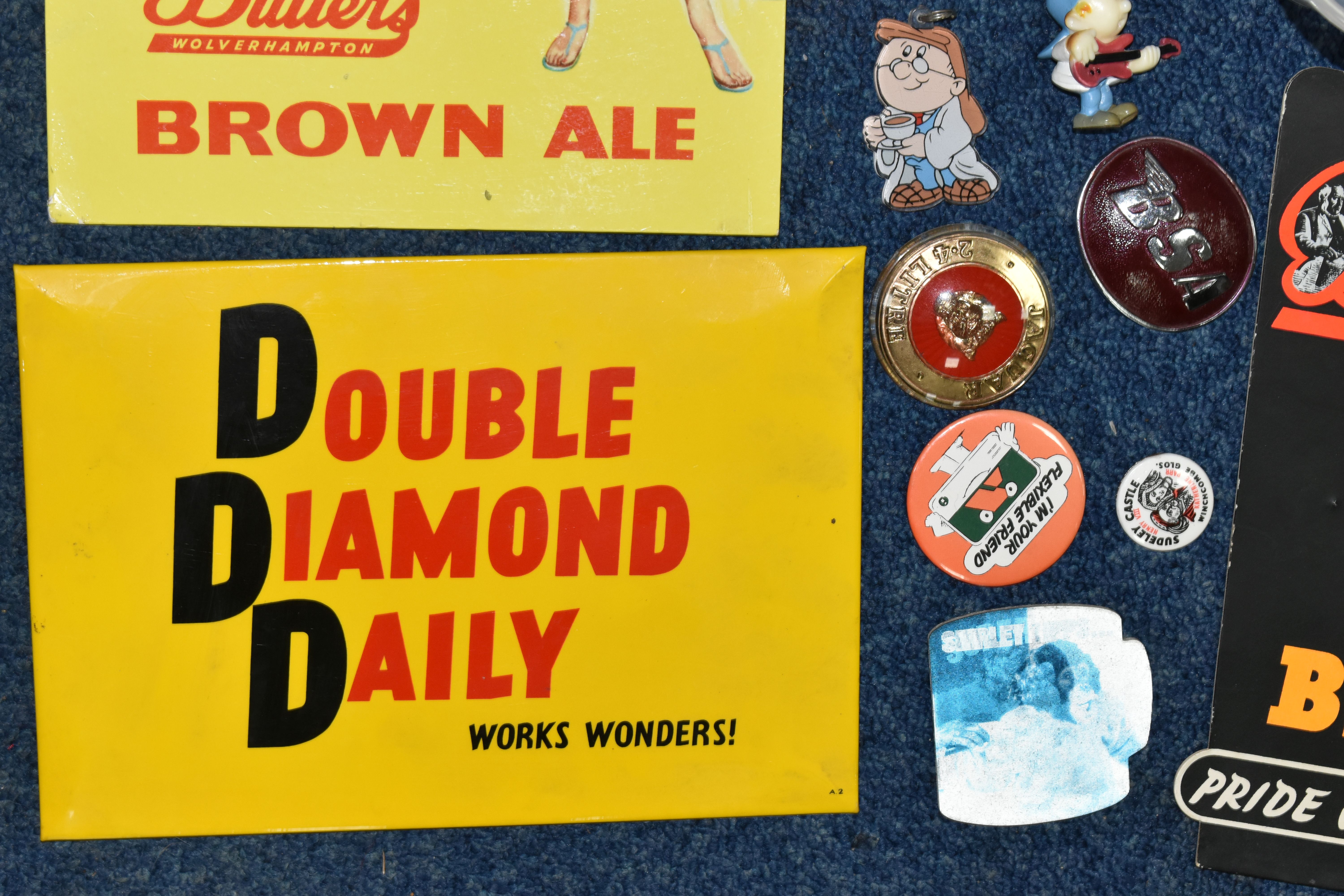 THREE VINTAGE 1950'S BEER RELATED POINT OF SALE ADVERTISING DISPLAY SIGNS, 'Double Diamond - Image 3 of 8