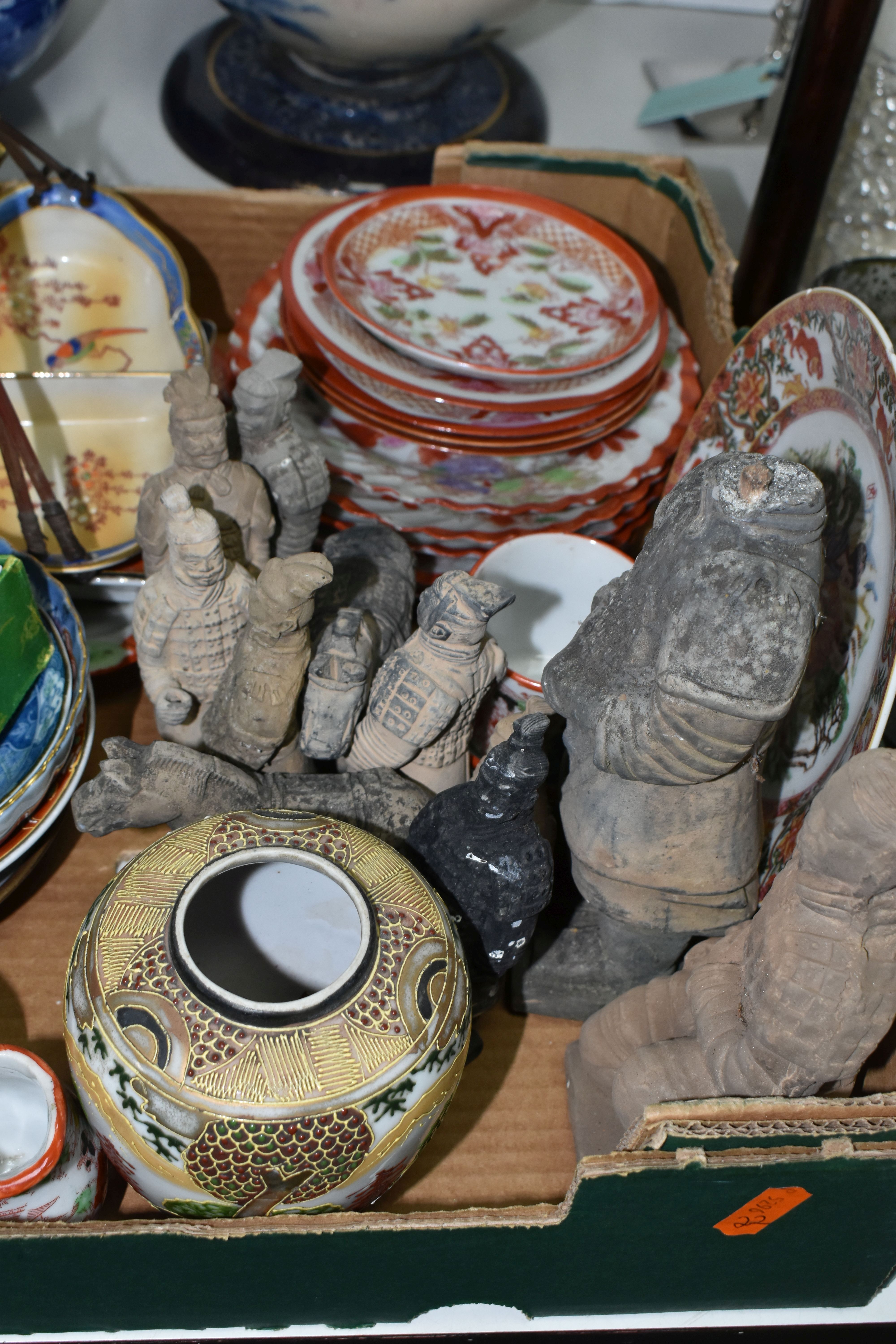 A BOX AND LOOSE ORIENTAL CERAMICS ETC, to include a pair of Chinese storage jars with covers, a pair - Image 6 of 10