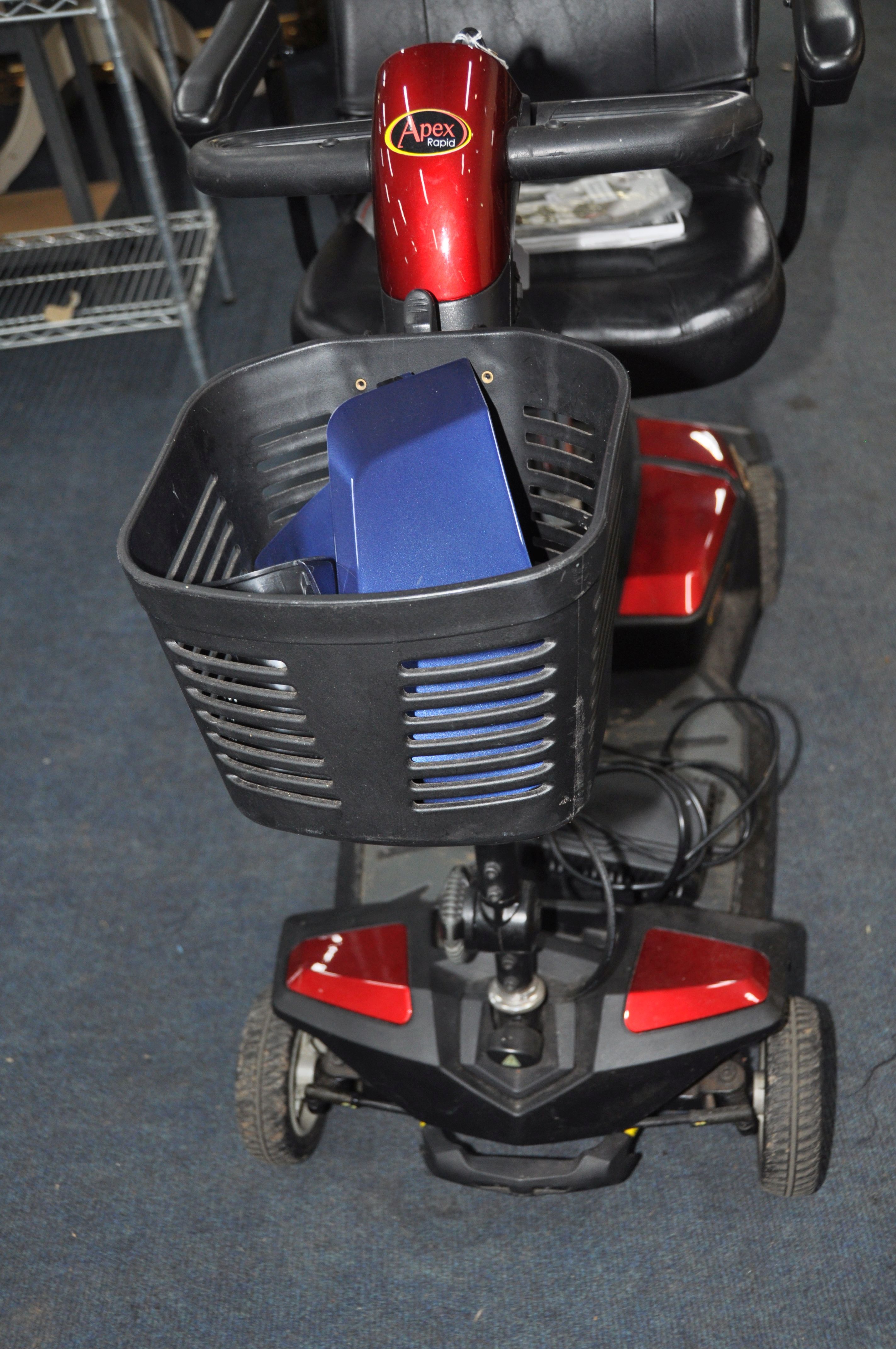 A GO GO ELITE TRAVELLER LX MOBILITY SCOOTER with charger front basket and spare colour change panels - Image 5 of 5