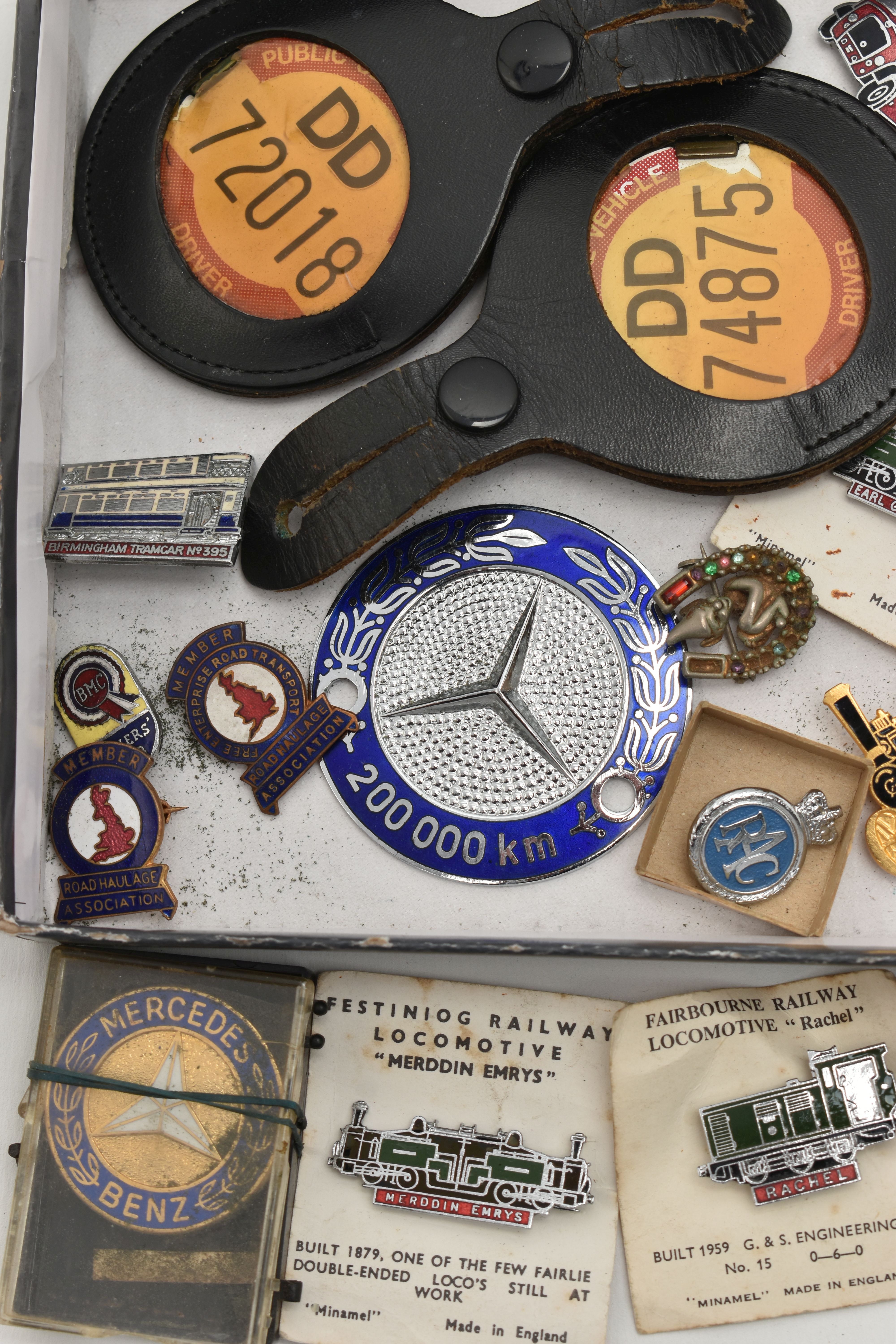 ASSORTED TRANSPORT PINS AND BADGES, to include buses, railway, haulage and RAC, together with two - Image 2 of 4