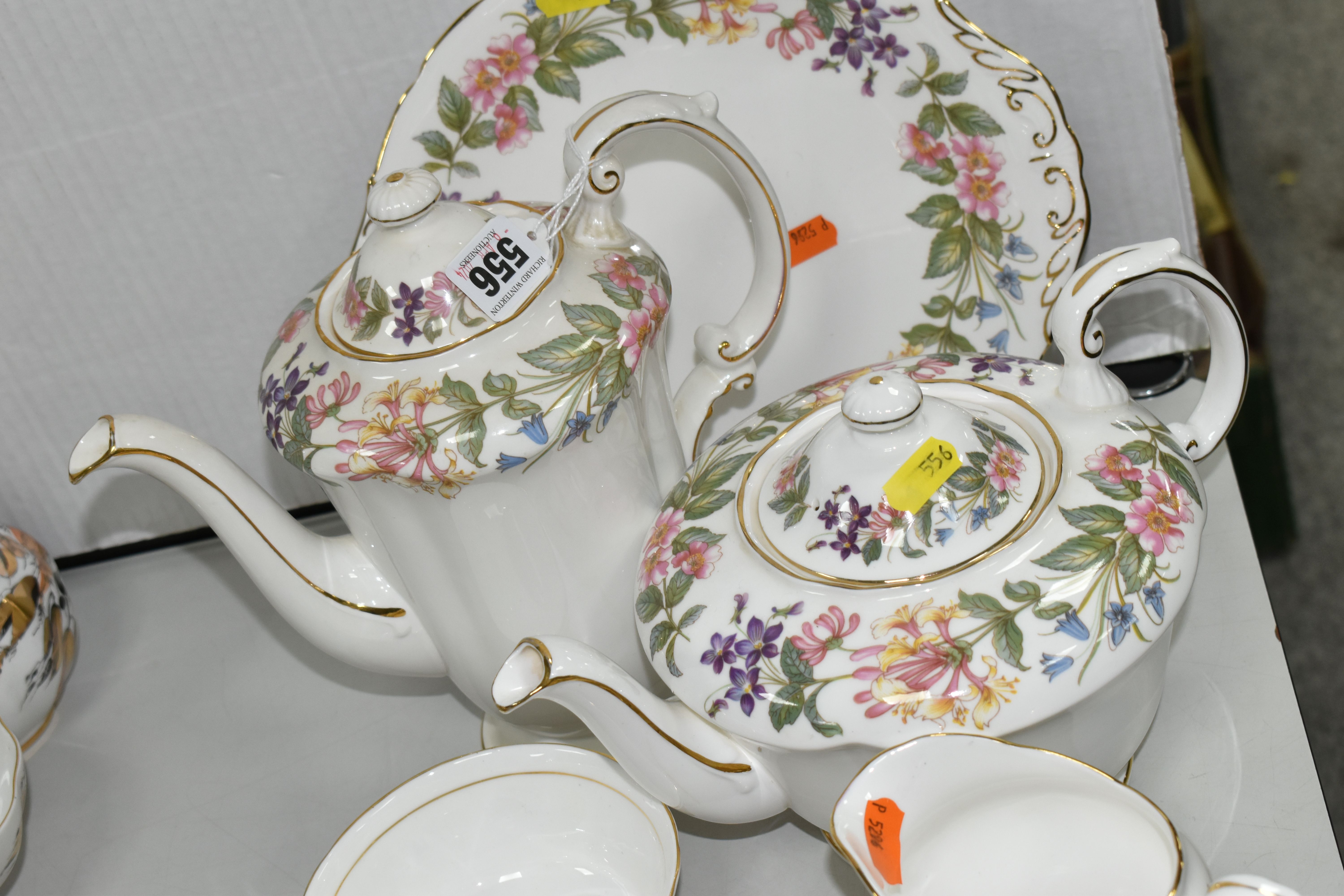 A GROUP OF PARAGON 'COUNTRY LANE' PATTERN COFFEE AND TEAWARE, comprising a cake plate, coffee pot, - Image 2 of 6