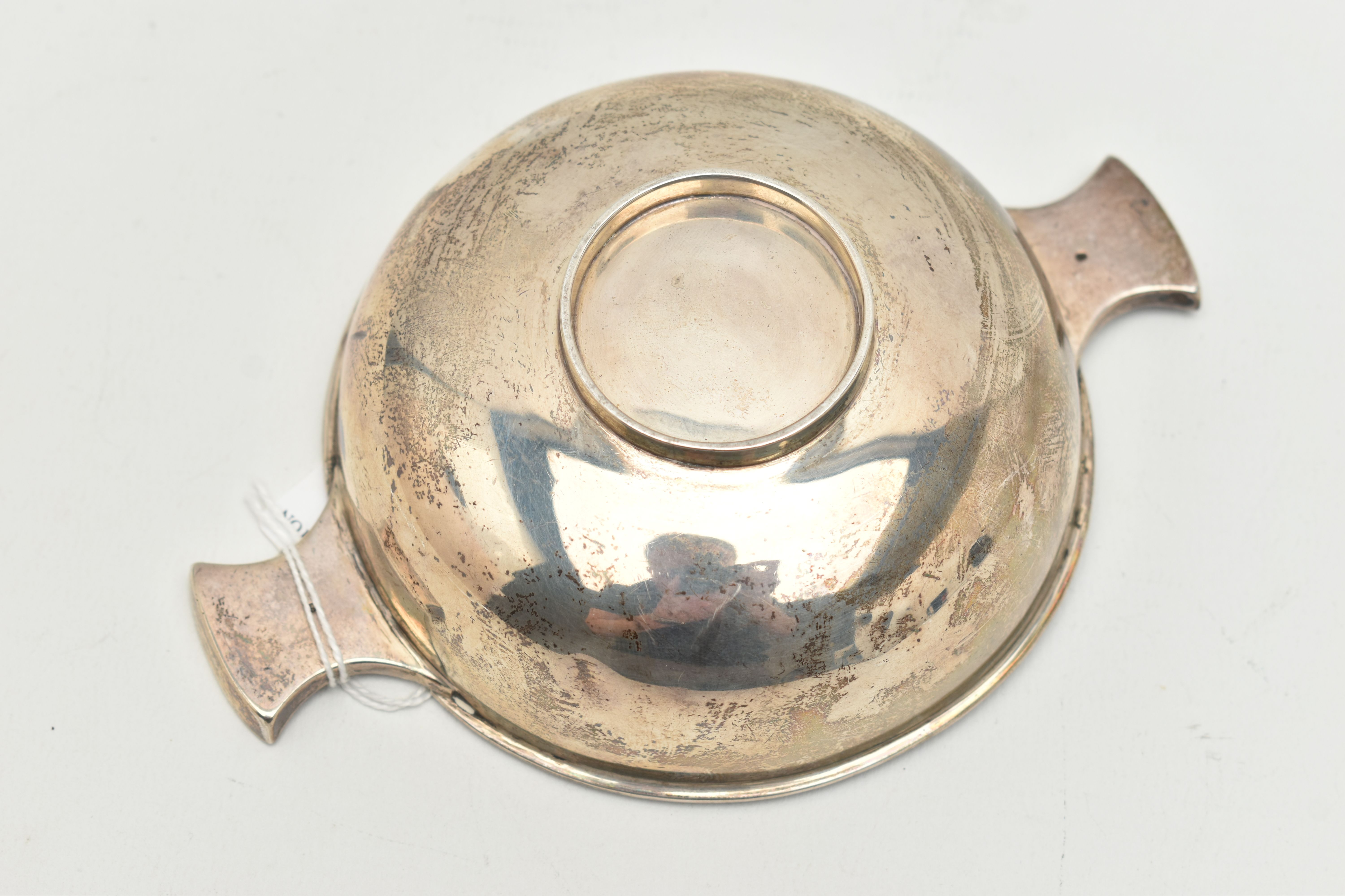 A GEORGE V SILVER QUAICH, a silver twin handled quaich bowl, plain polished design, with a raised - Image 5 of 5