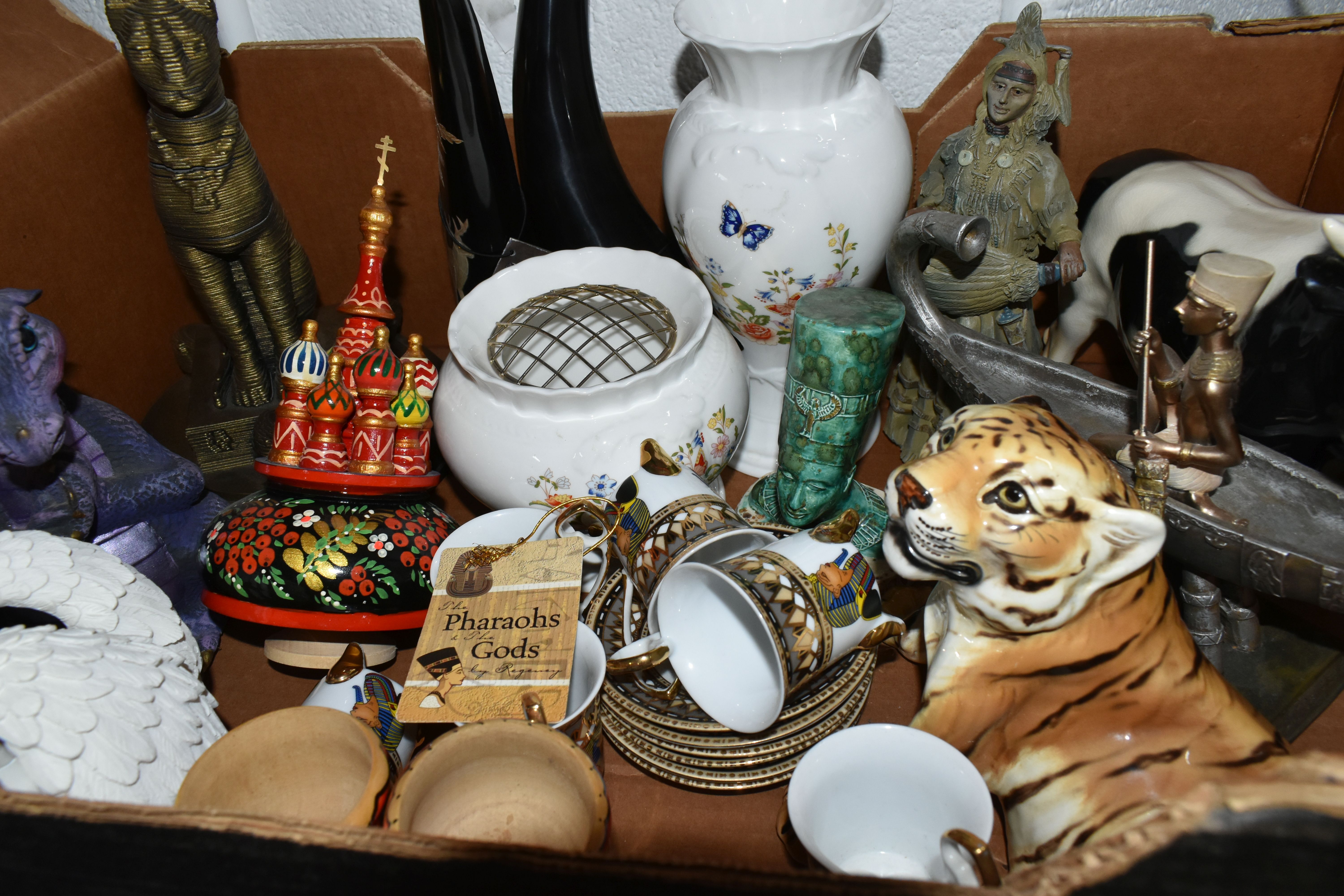 FOUR BOXES OF ORNAMENTS AND CERAMICS, to include three Poole Pottery Dolphin figurines, a Wedgwood - Bild 7 aus 7