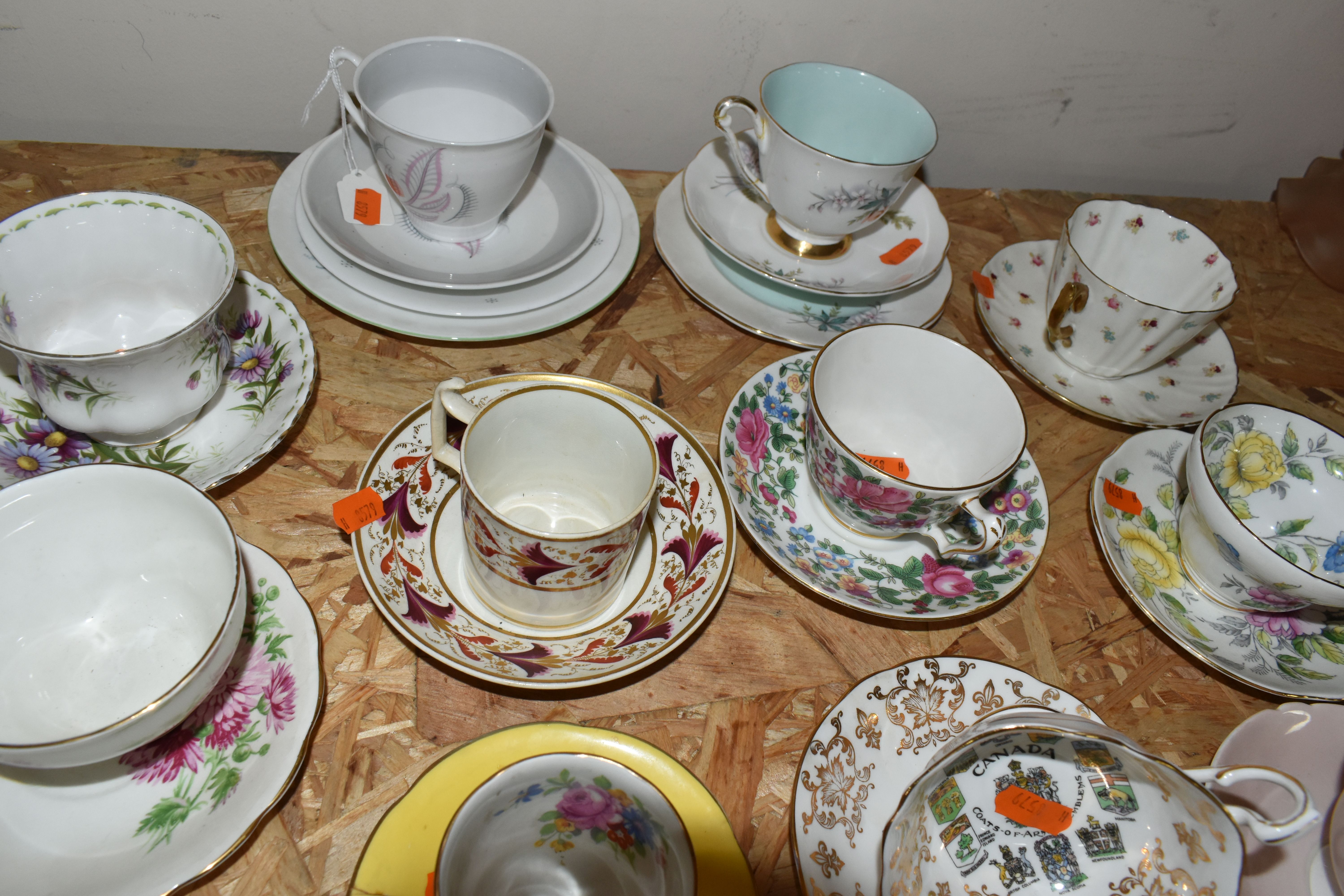 A QUANTITY OF NAMED TEAWARE, comprising a Shelley 'Crochet' pattern trio, an Elizabethan ' - Image 10 of 12