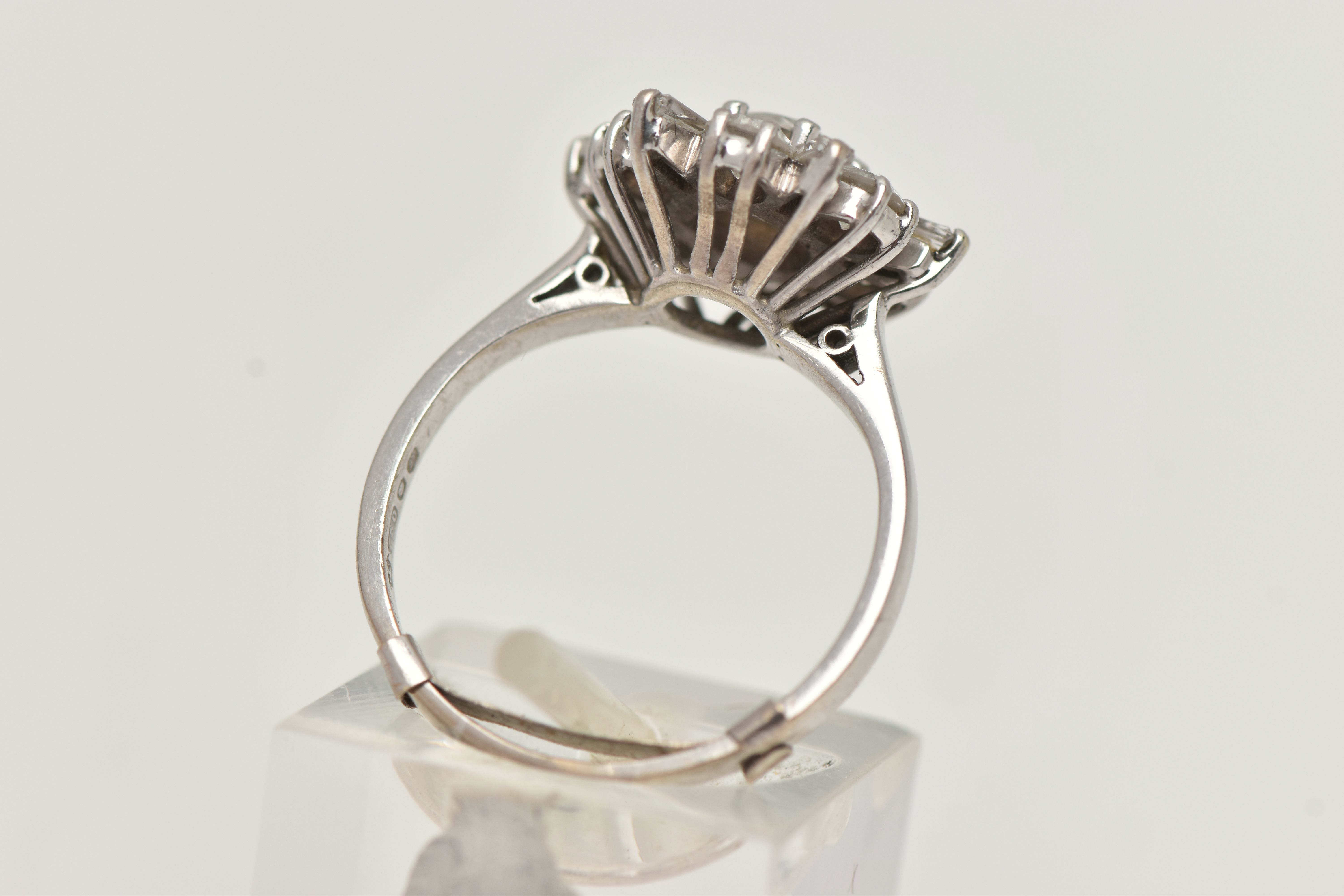 AN 18CT WHITE GOLD DIAMOND CLUSTER RING, centering on a round brilliant cut diamond, estimated - Image 3 of 4