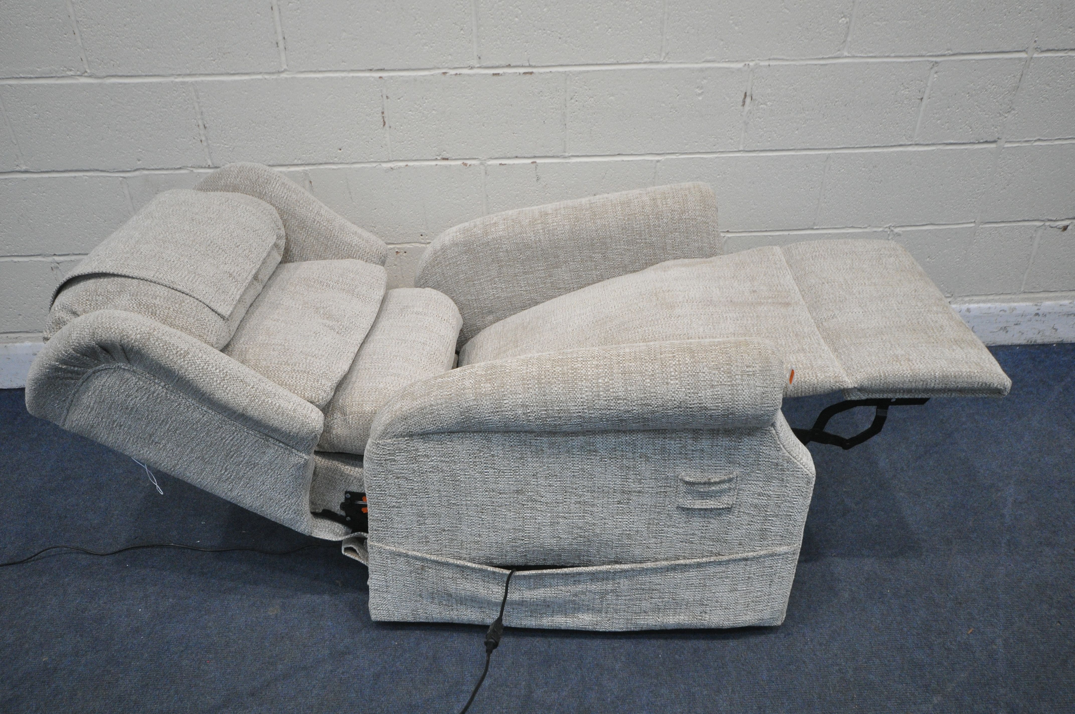 A COSI CHAIR BEIGE UPHOLSTERED ELECTRIC RISE AND RECLINE ARMCHAIR, width 80cm x depth 88cm x - Image 2 of 3