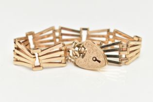 A 9CT GOLD GATE BRACELET, fancy gate bracelet, each link stamped 9.375, jump ring stamped 375,