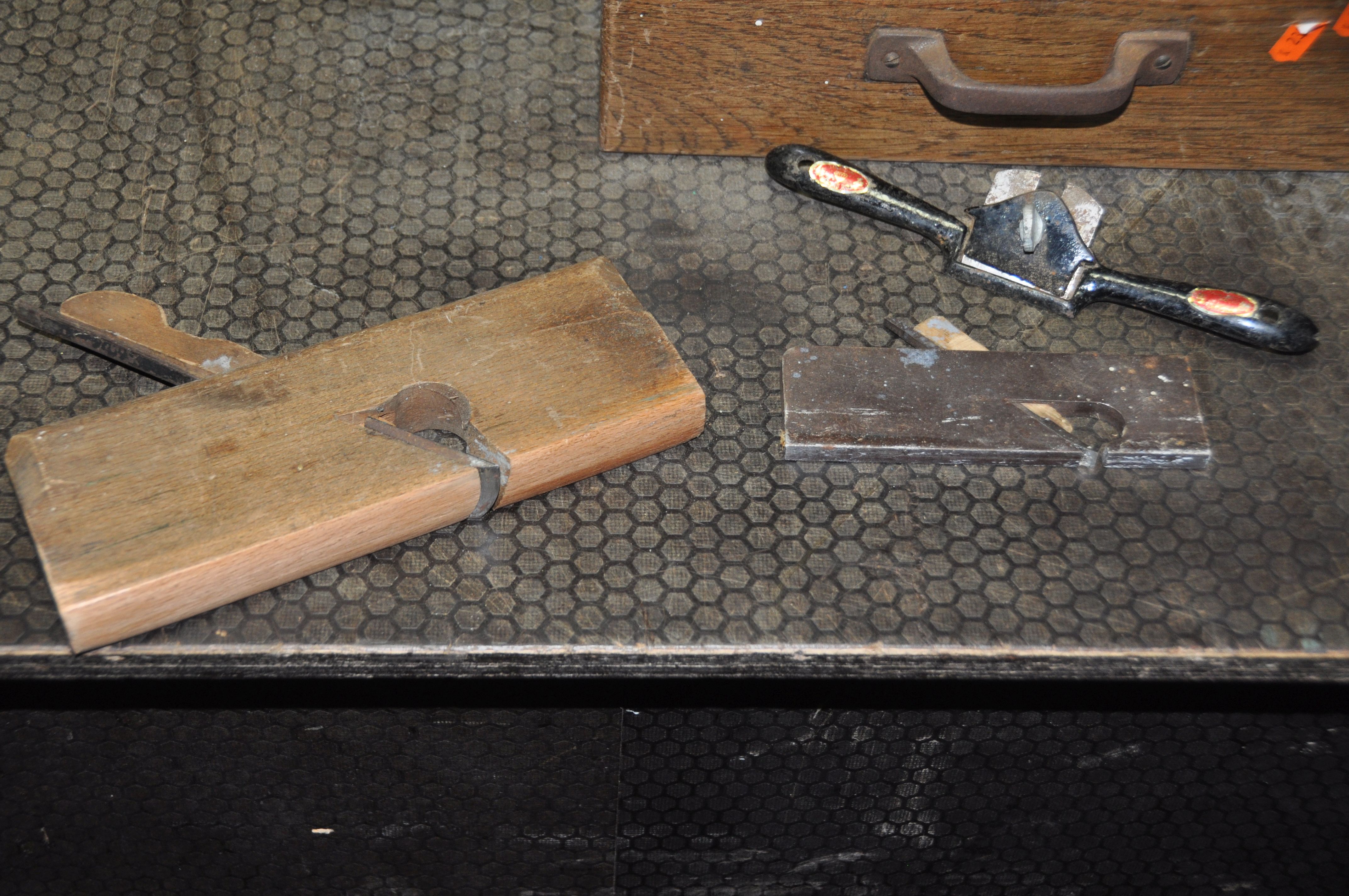 A WOODEN DRAWER CONTAINING CARPENTRY TOOLS including a vintage steel rebate plane with 5/8in cut 6in - Image 2 of 3