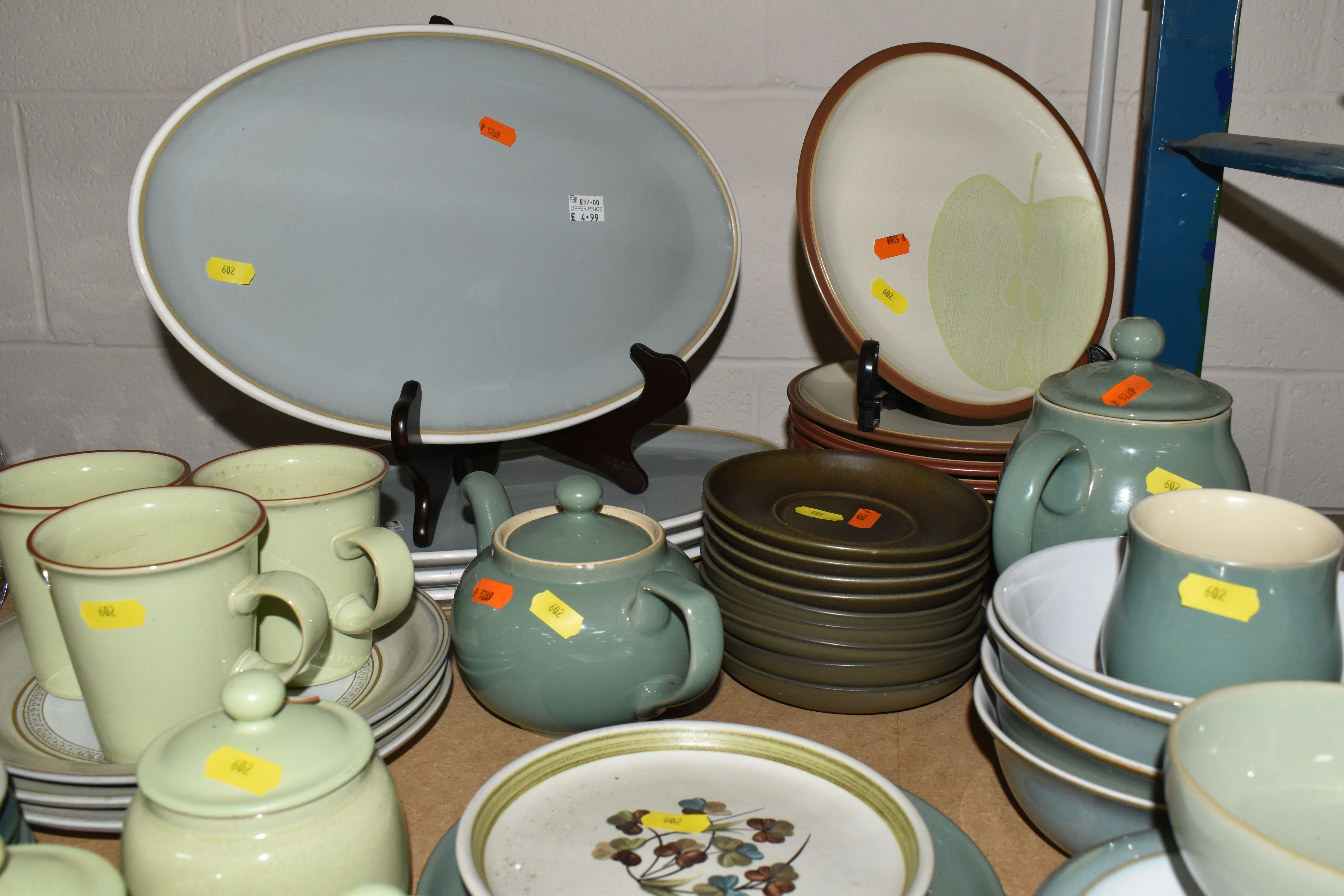 A QUANTITY OF DENBY AND DENBY STYLE TABLEWARES, to include Denby Juice Fruits plates, four 40cm oval - Image 3 of 7
