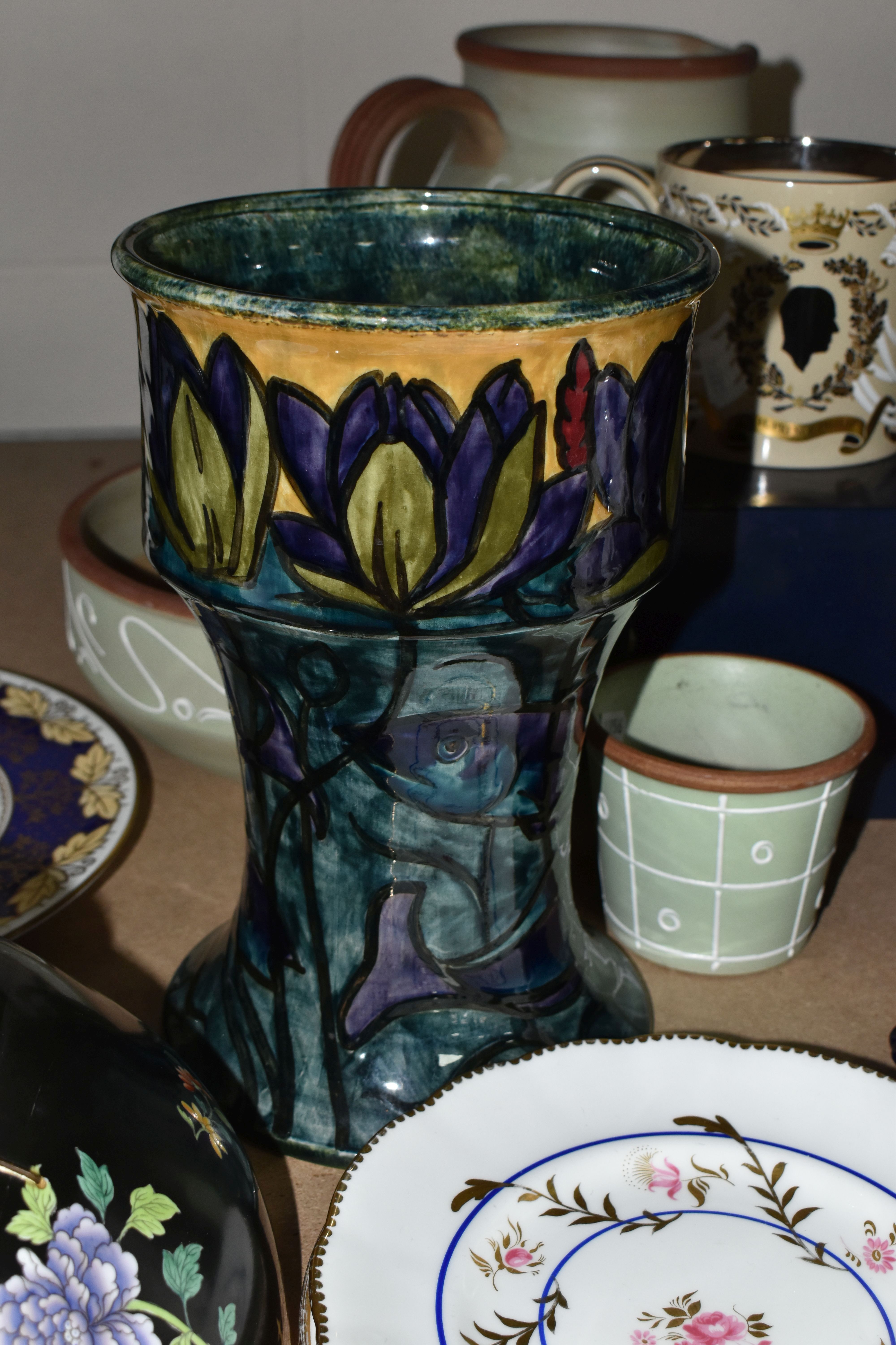 A GROUP OF CERAMICS, comprising a Morris Ware vase decorated in a blue, green and purple fish and - Image 5 of 11