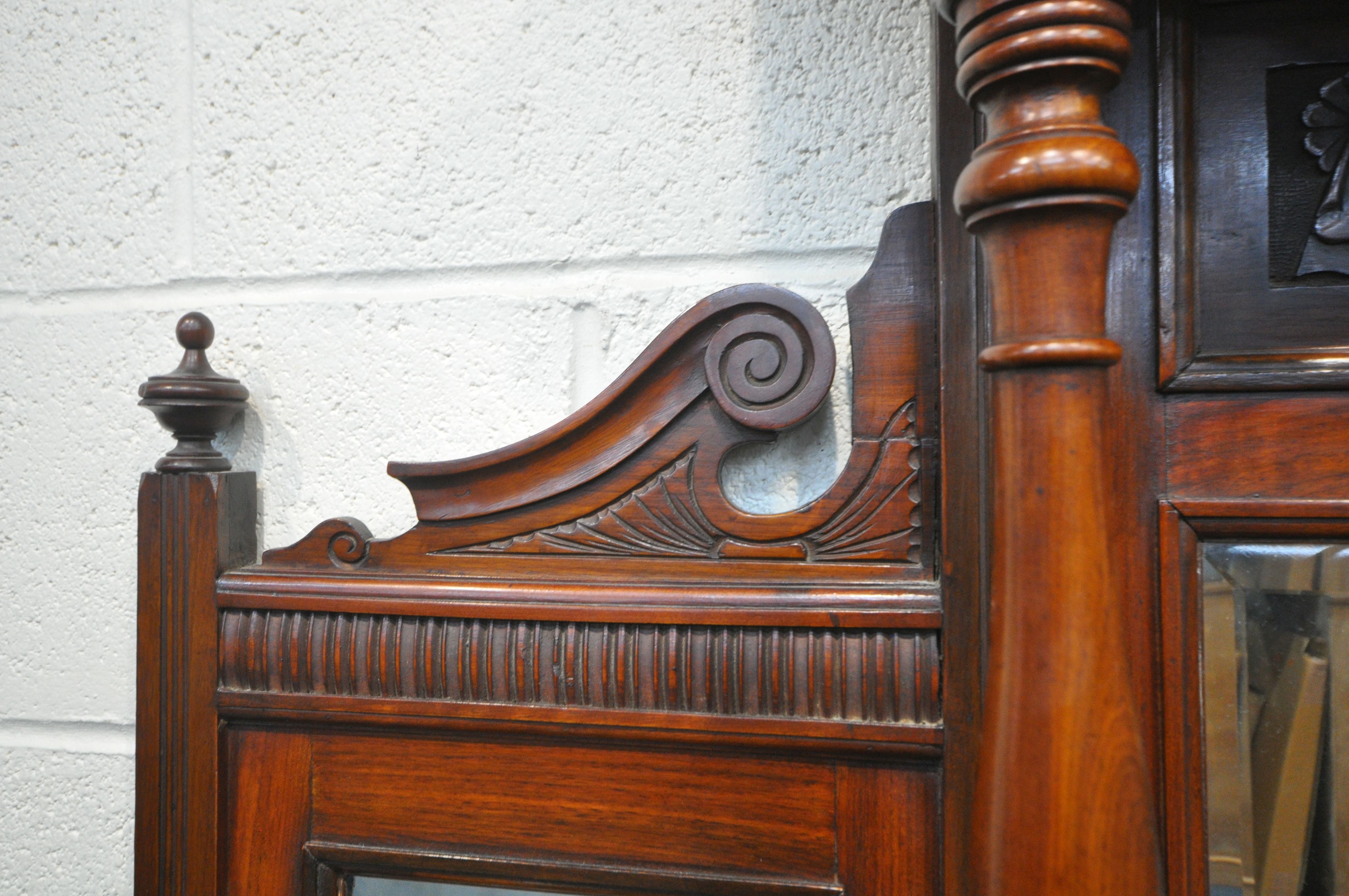 AN EDWARDIAN MAHOGANY MIRROR BACK SIDEBOARD, the top with three bevelled mirror plates, scrolled and - Image 4 of 6